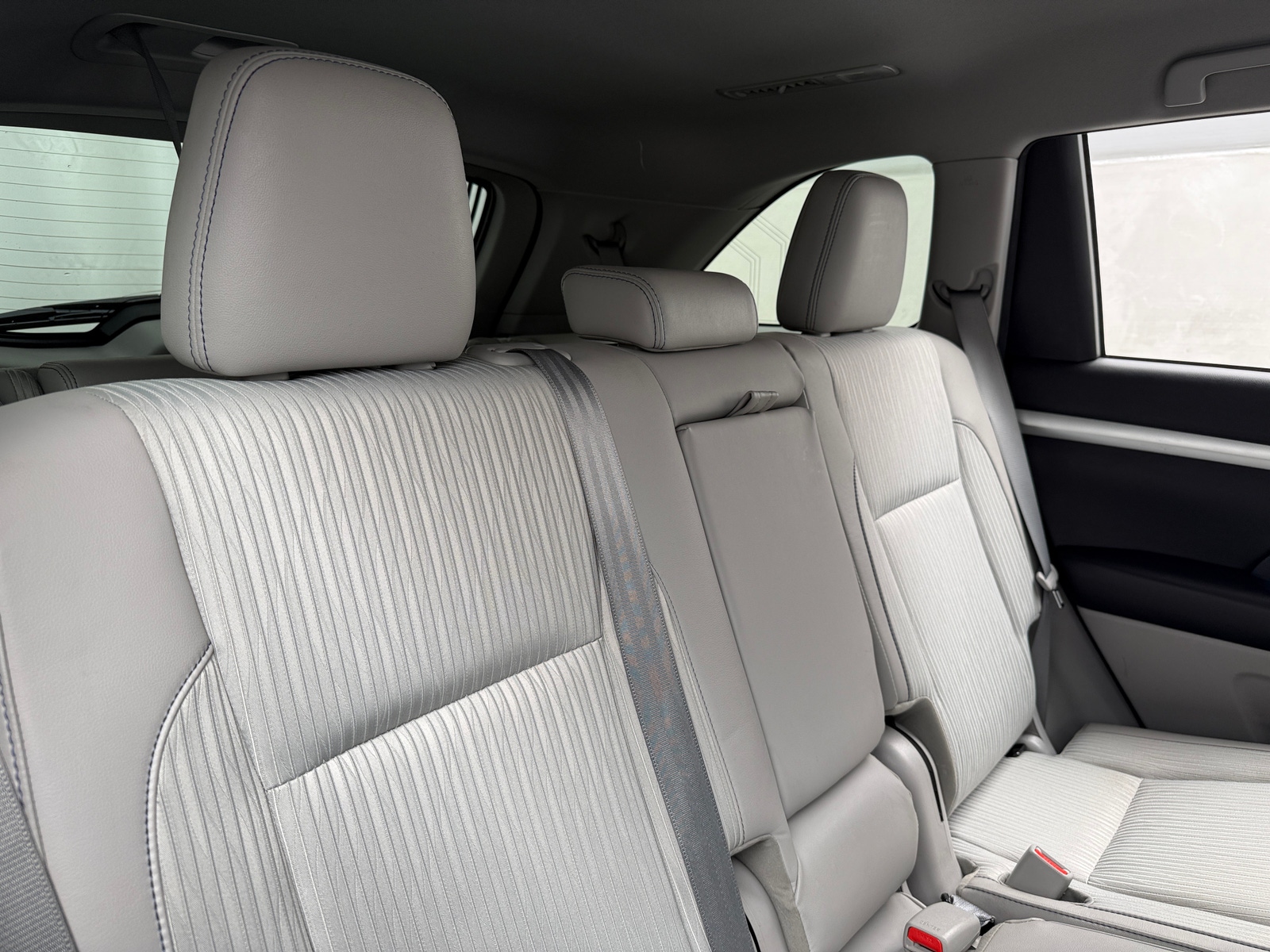 Thumbnail: 2017 Toyota Highlander - 6