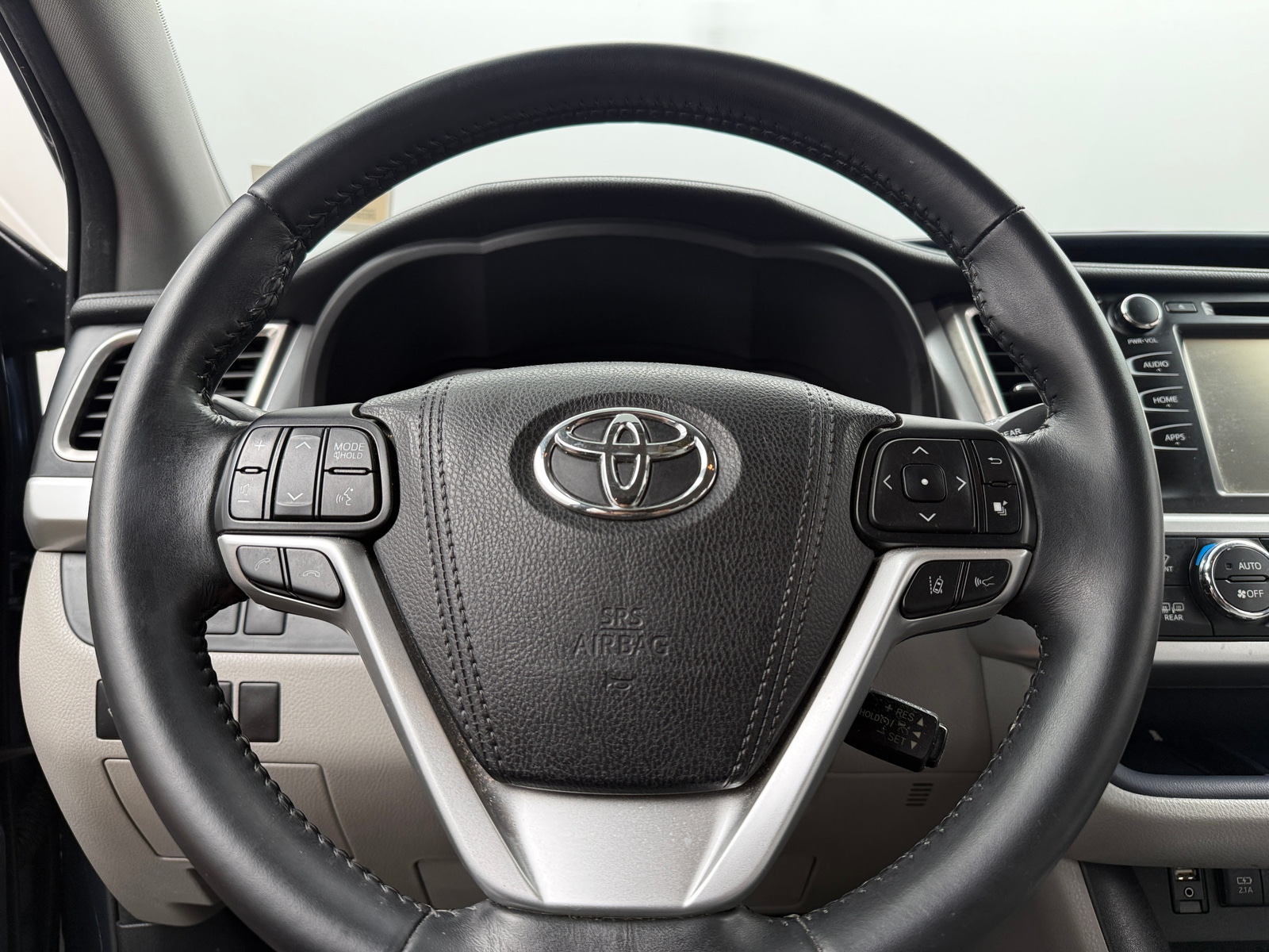 Thumbnail: 2017 Toyota Highlander - 5
