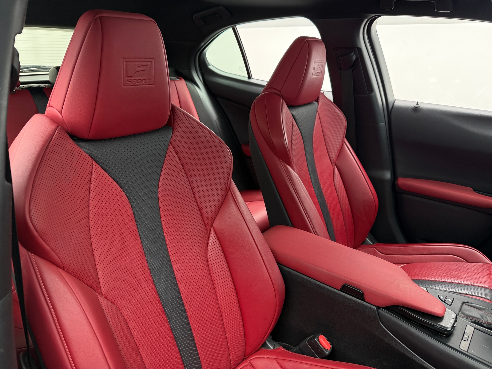 Thumbnail: 2019 Lexus UX - 2