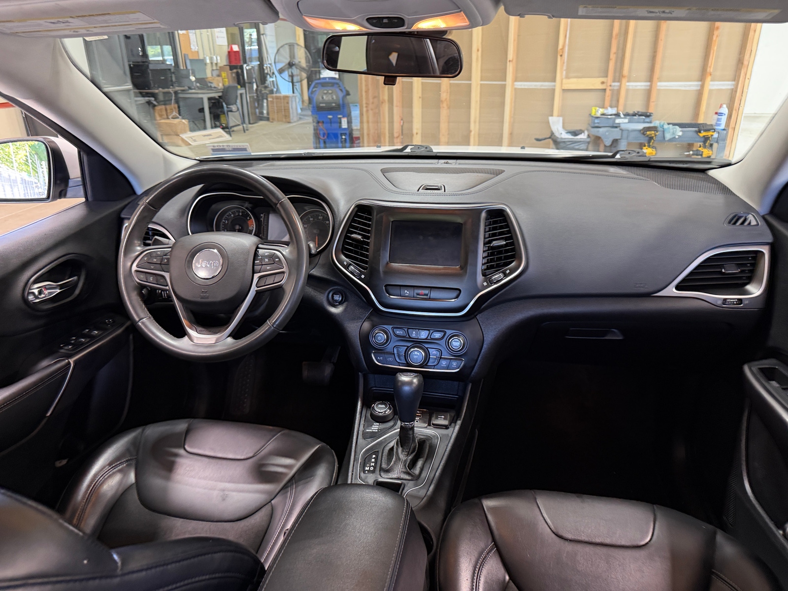 Thumbnail: 2020 Jeep Cherokee - 3