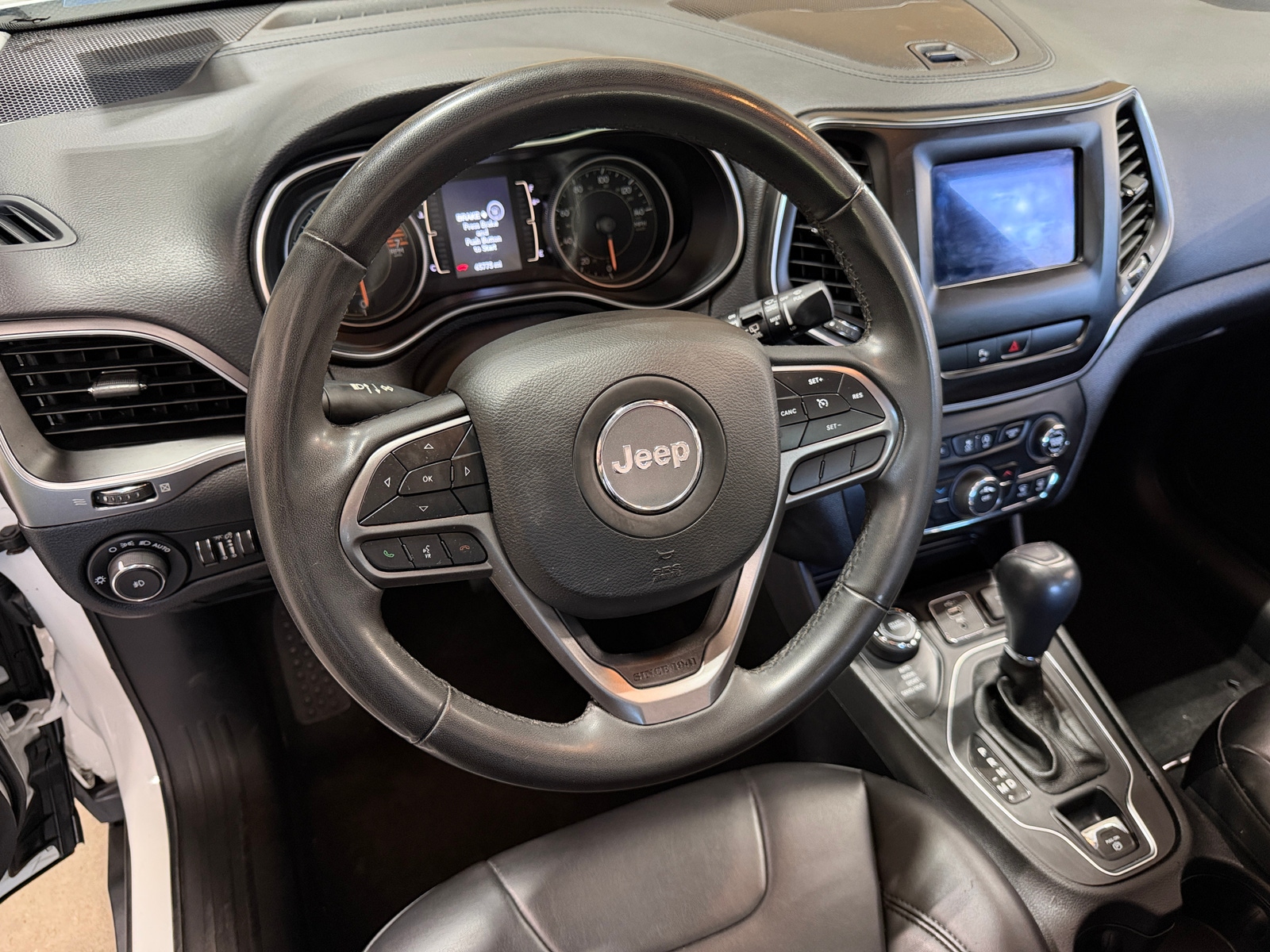 Thumbnail: 2020 Jeep Cherokee - 5