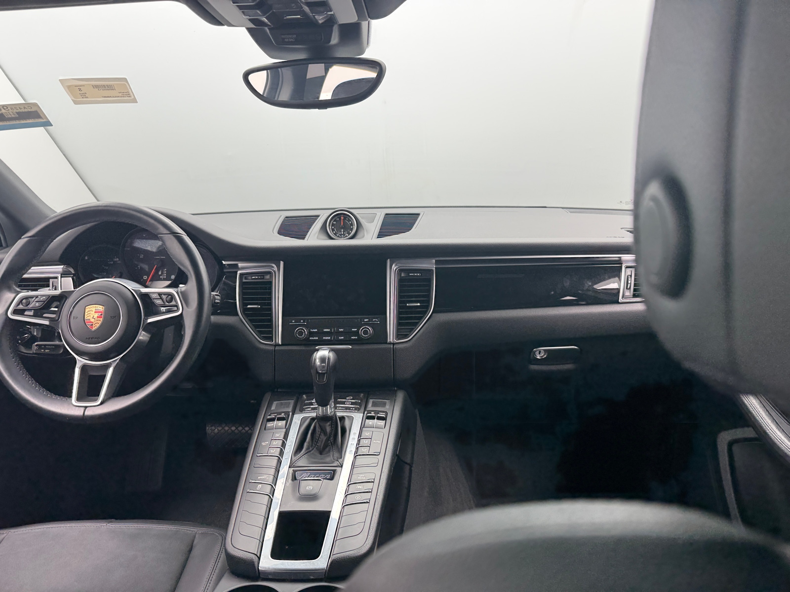 Thumbnail: 2018 Porsche Macan - 3