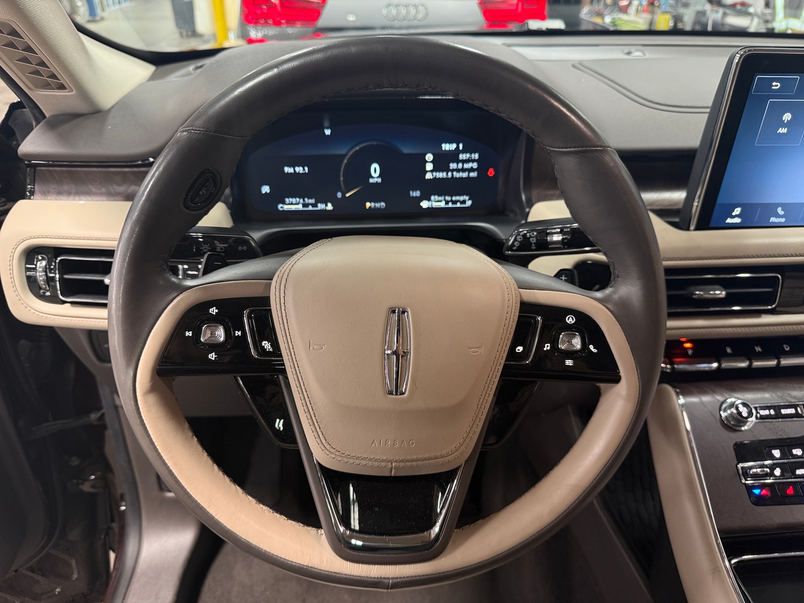 Thumbnail: 2023 Lincoln Aviator - 4