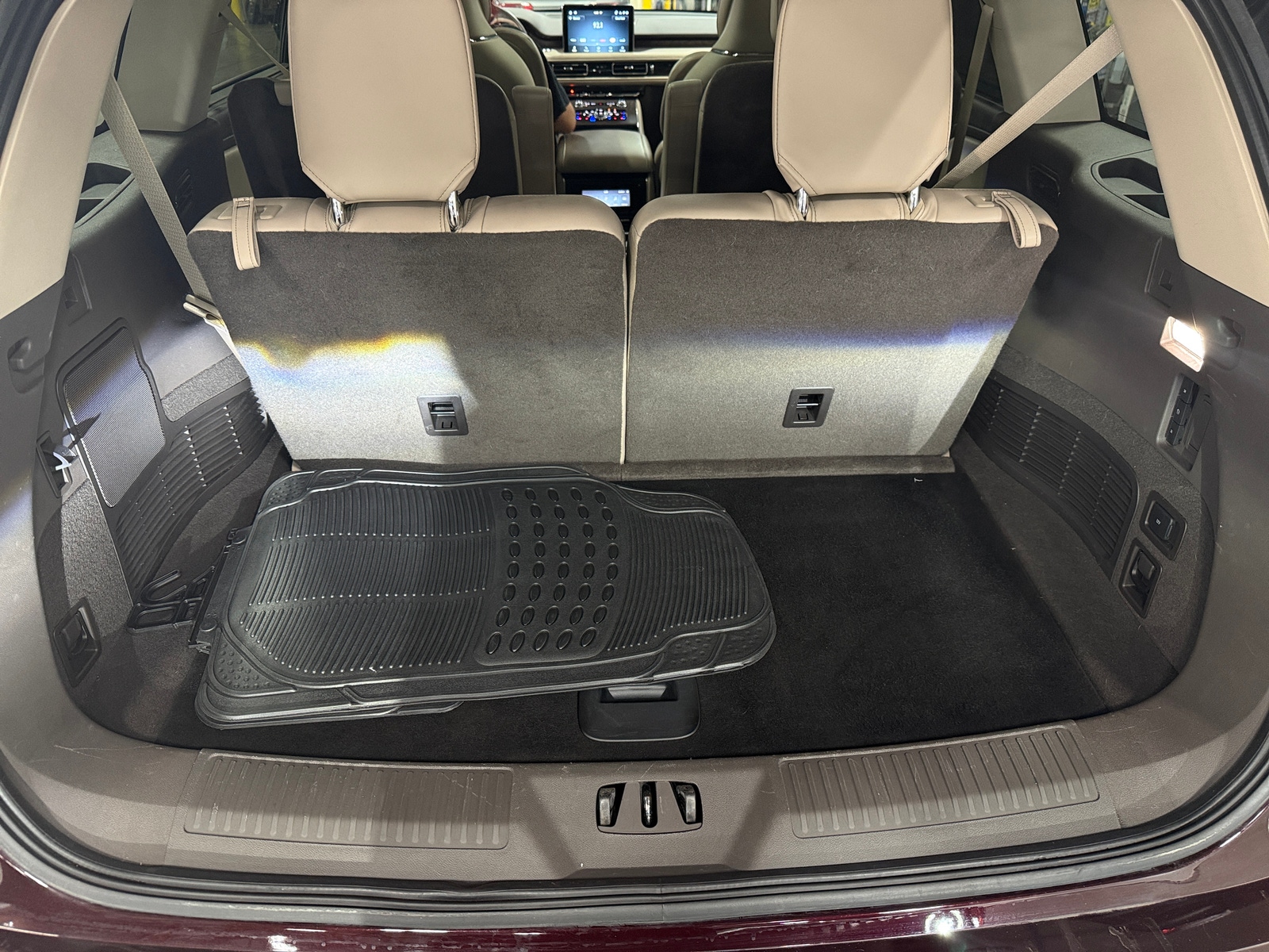 Thumbnail: 2023 Lincoln Aviator - 6