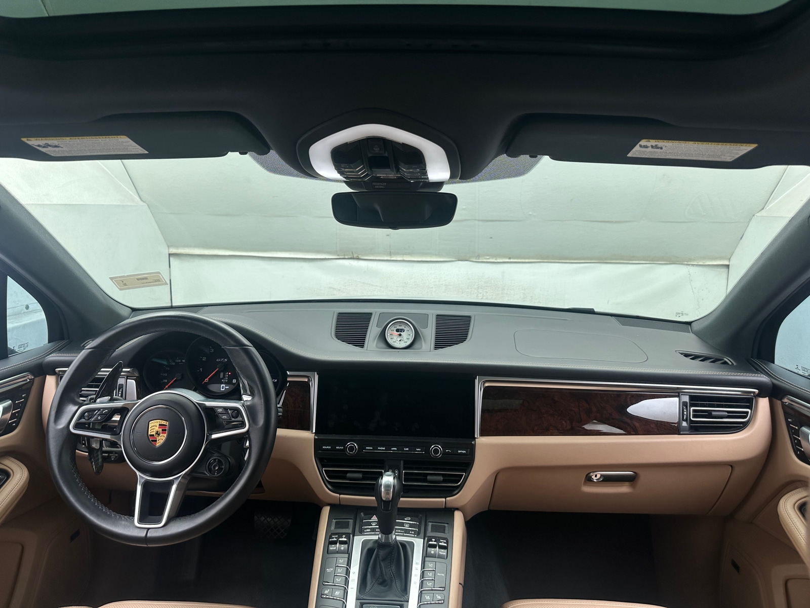 Thumbnail: 2021 Porsche Macan - 2