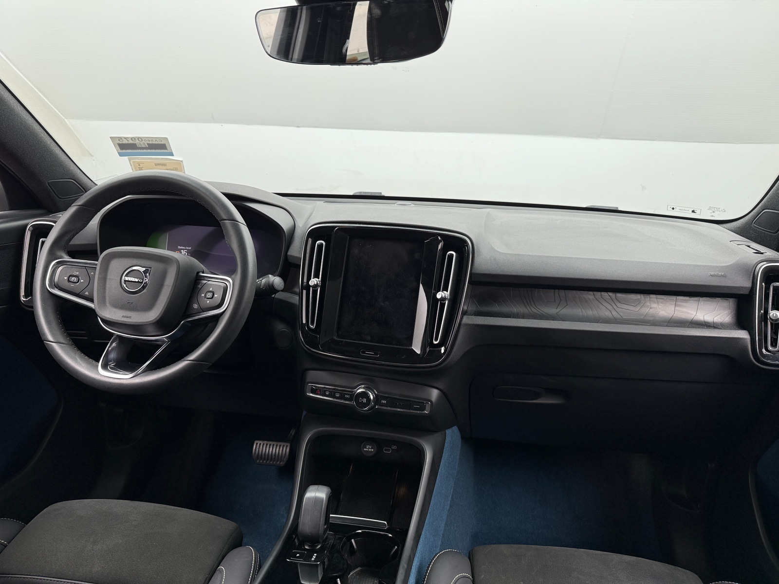 Thumbnail: 2023 Volvo C40 - 3