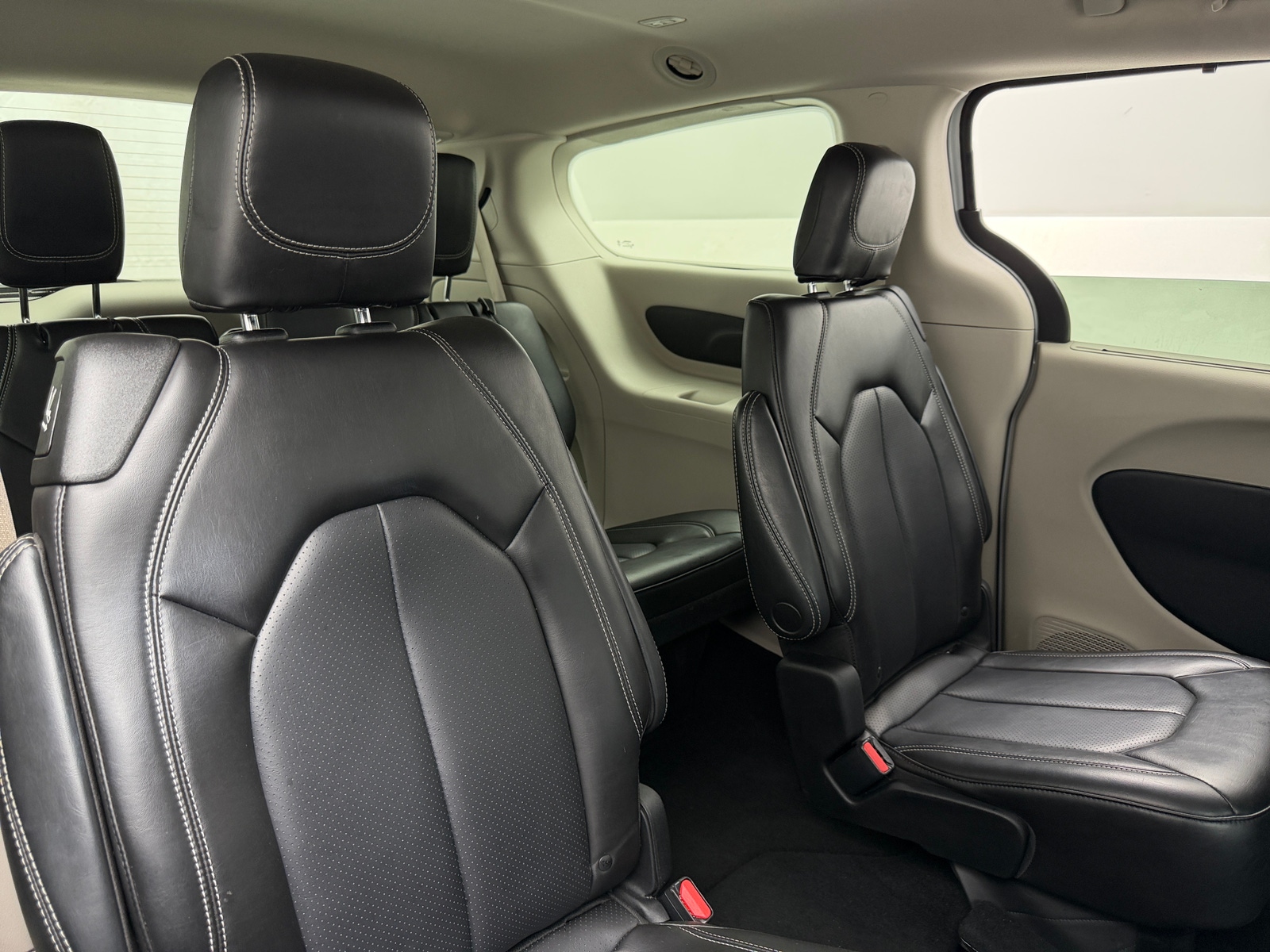 Thumbnail: 2023 Chrysler Pacifica - 5