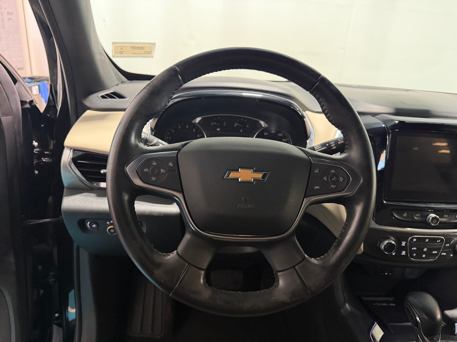 Thumbnail: 2022 Chevrolet Traverse - 5
