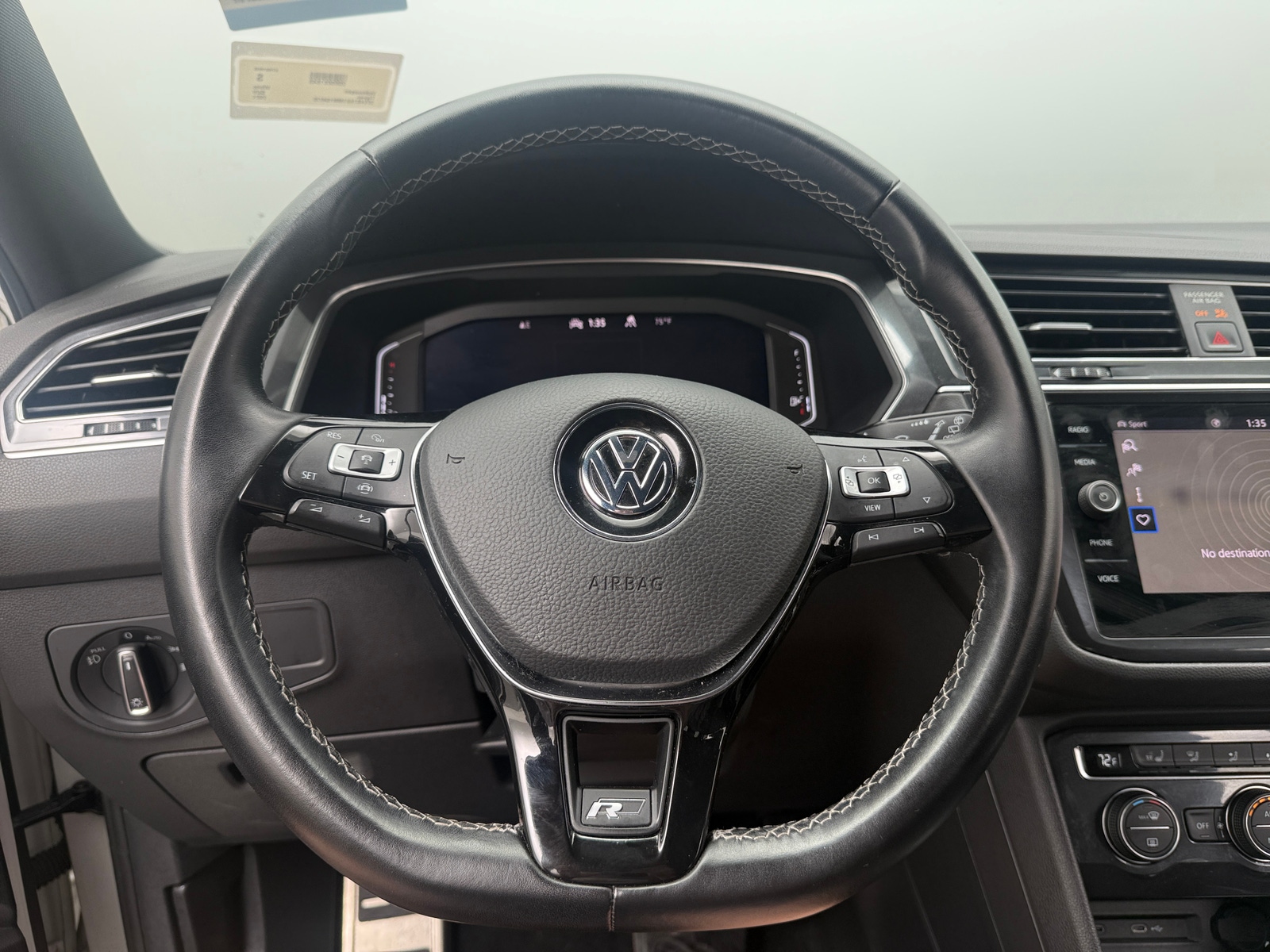 Thumbnail: 2021 Volkswagen Tiguan - 4