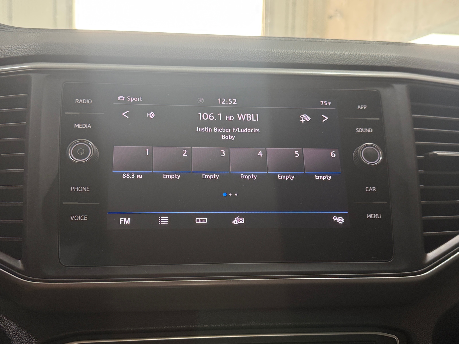 Thumbnail: 2021 Volkswagen Atlas - 3
