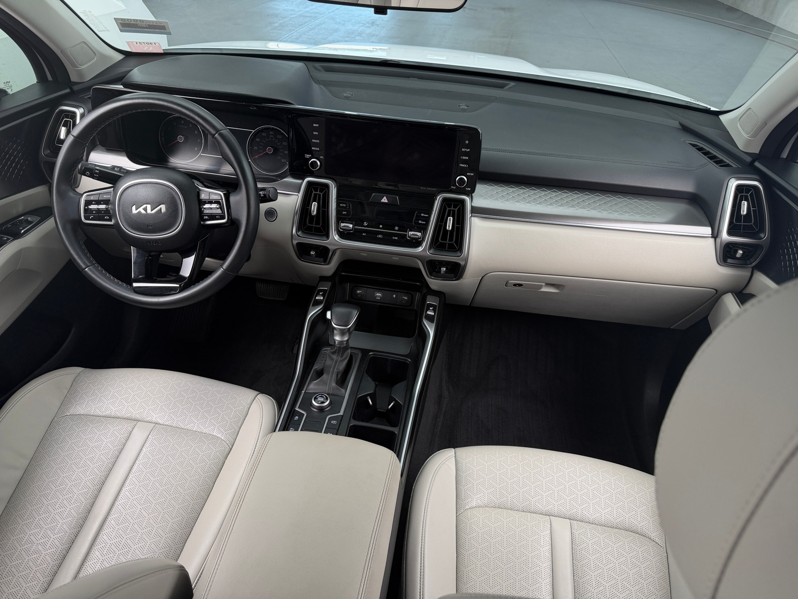 Thumbnail: 2023 Kia Sorento - 2
