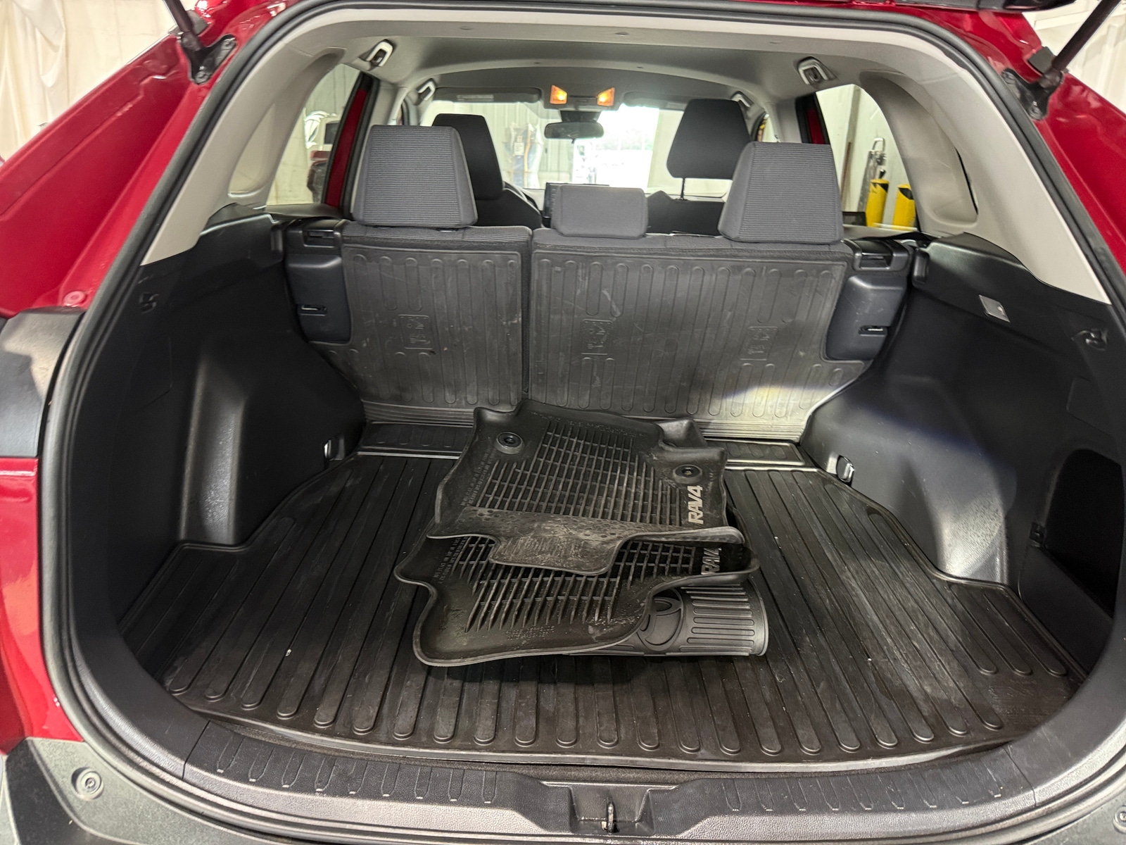 Thumbnail: 2019 Toyota RAV4 - 7