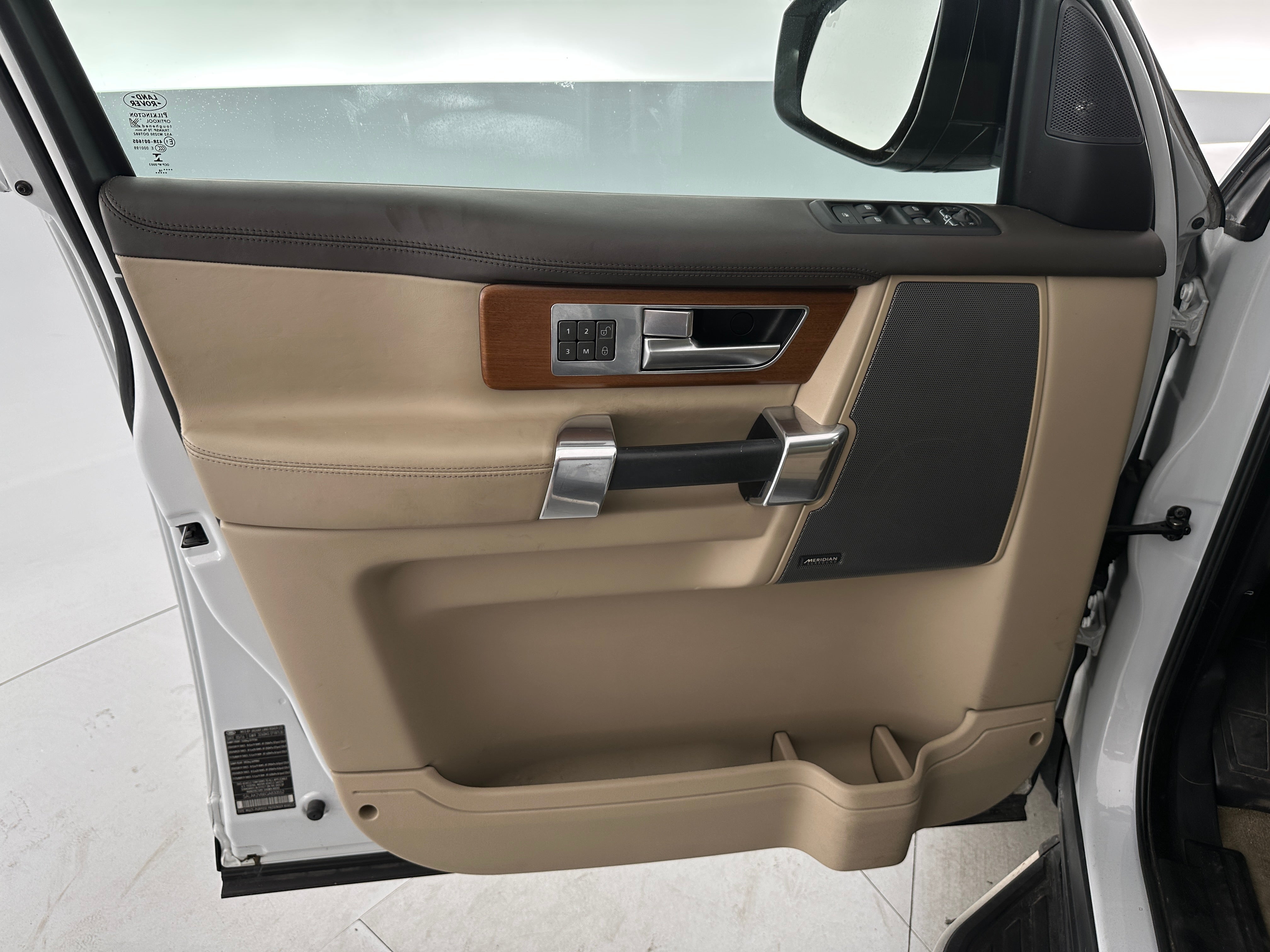 2016 Land Rover LR4 HSE LUX - Photo 10