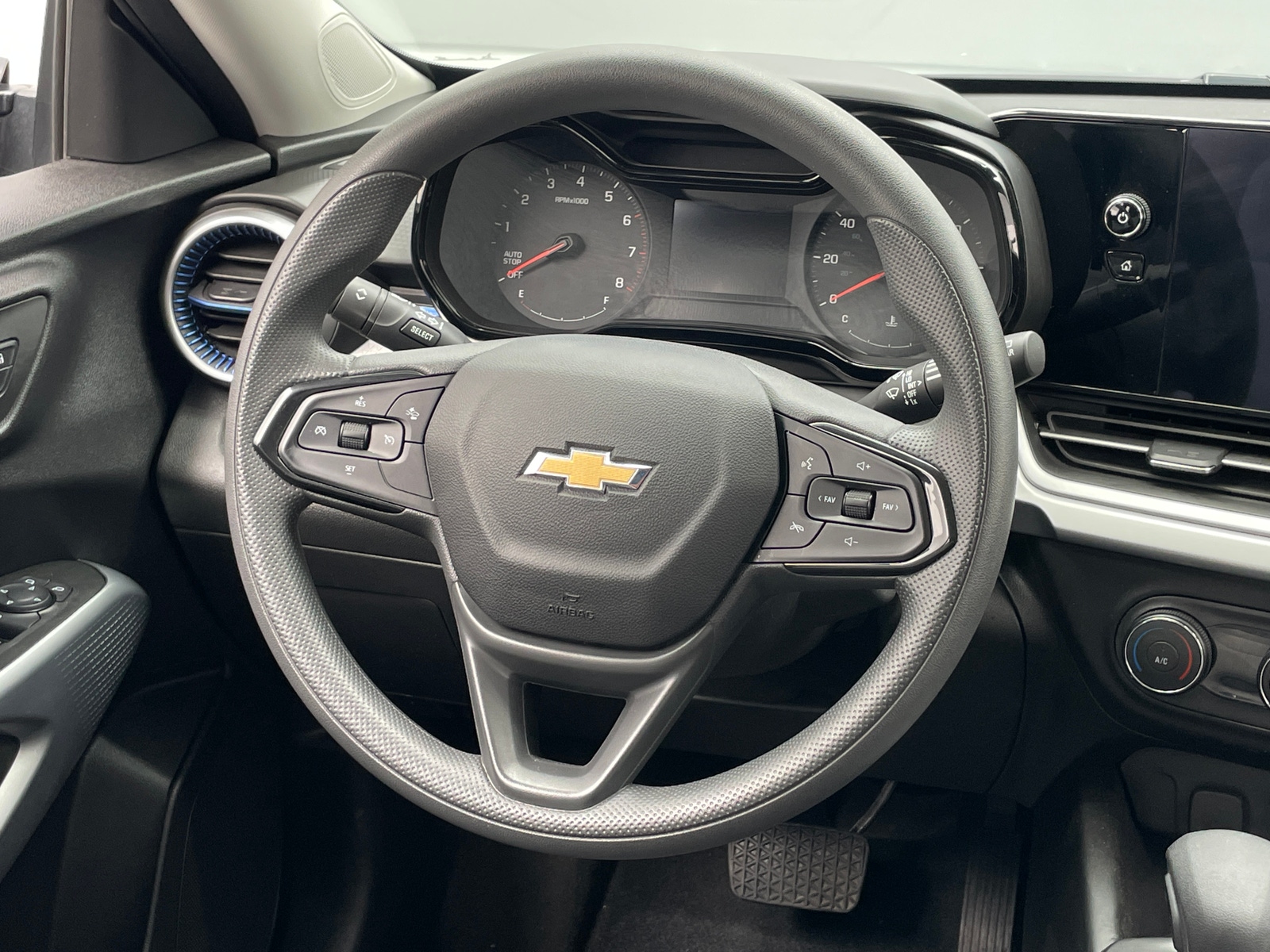 Thumbnail: 2026 Chevrolet Trax - 5