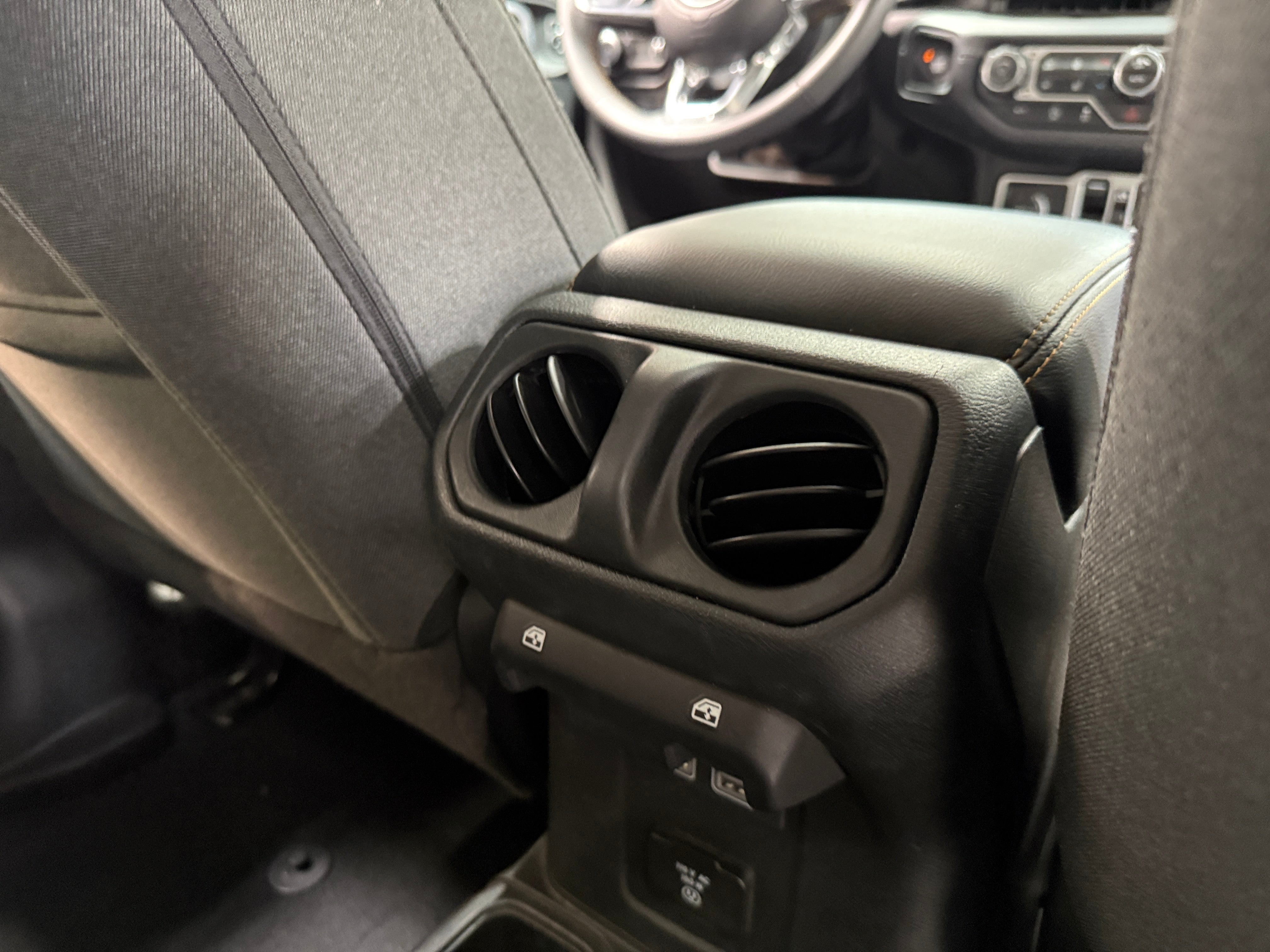 2025 Jeep Wrangler 4-Door Sahara - Photo 5