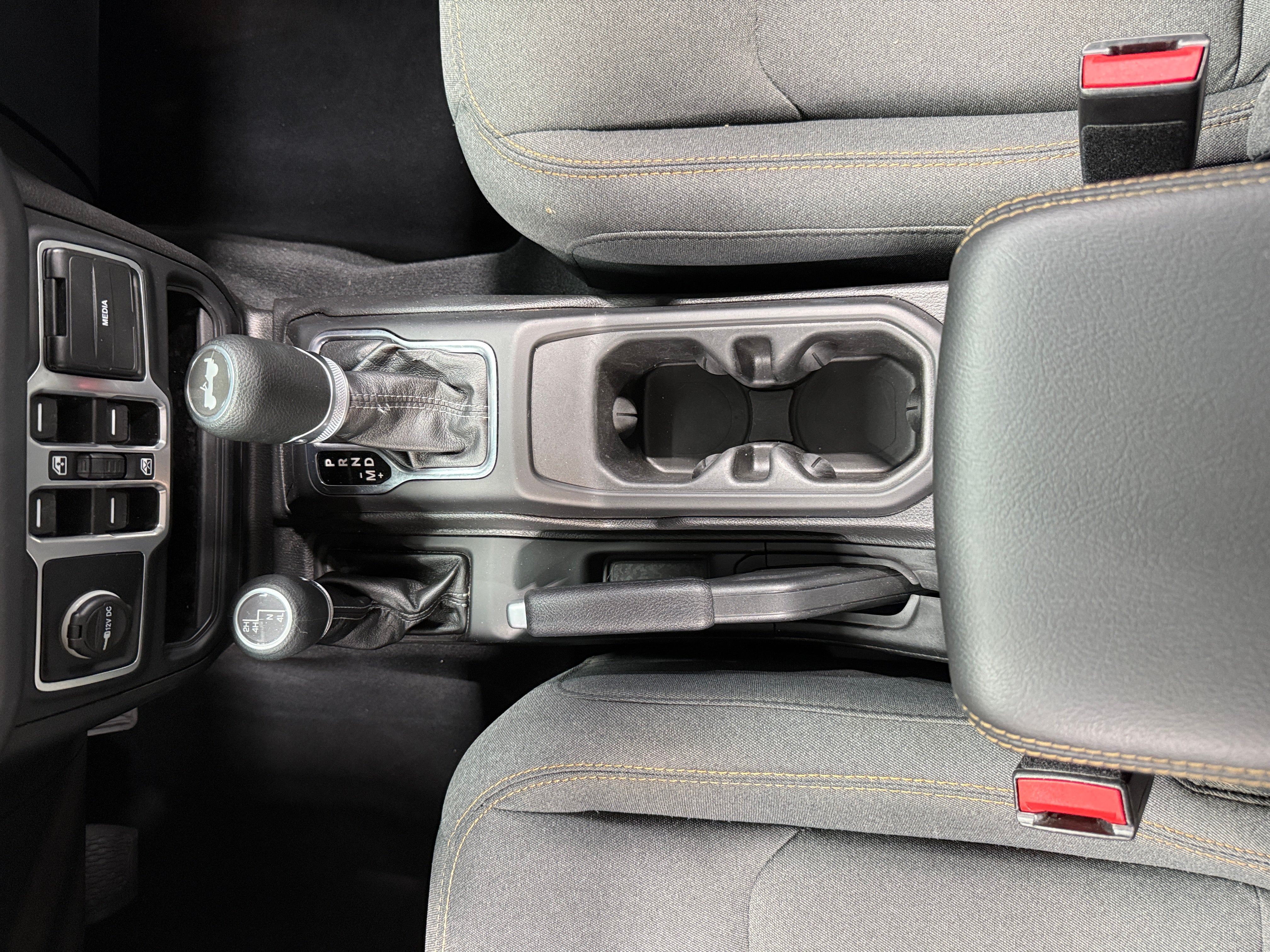 2025 Jeep Wrangler 4-Door Sahara - Photo 4