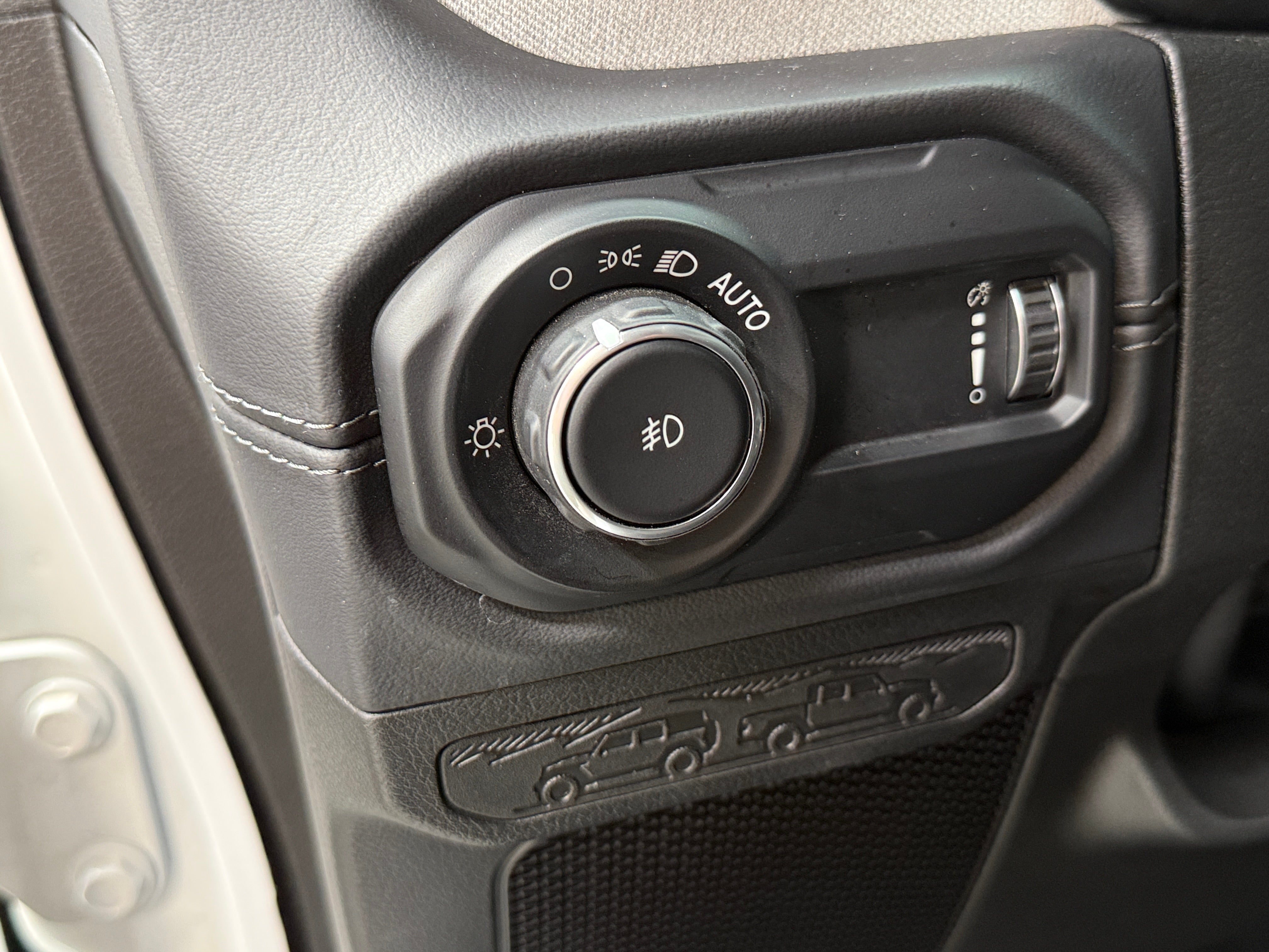 2025 Jeep Wrangler 4-Door Sahara - Photo 11