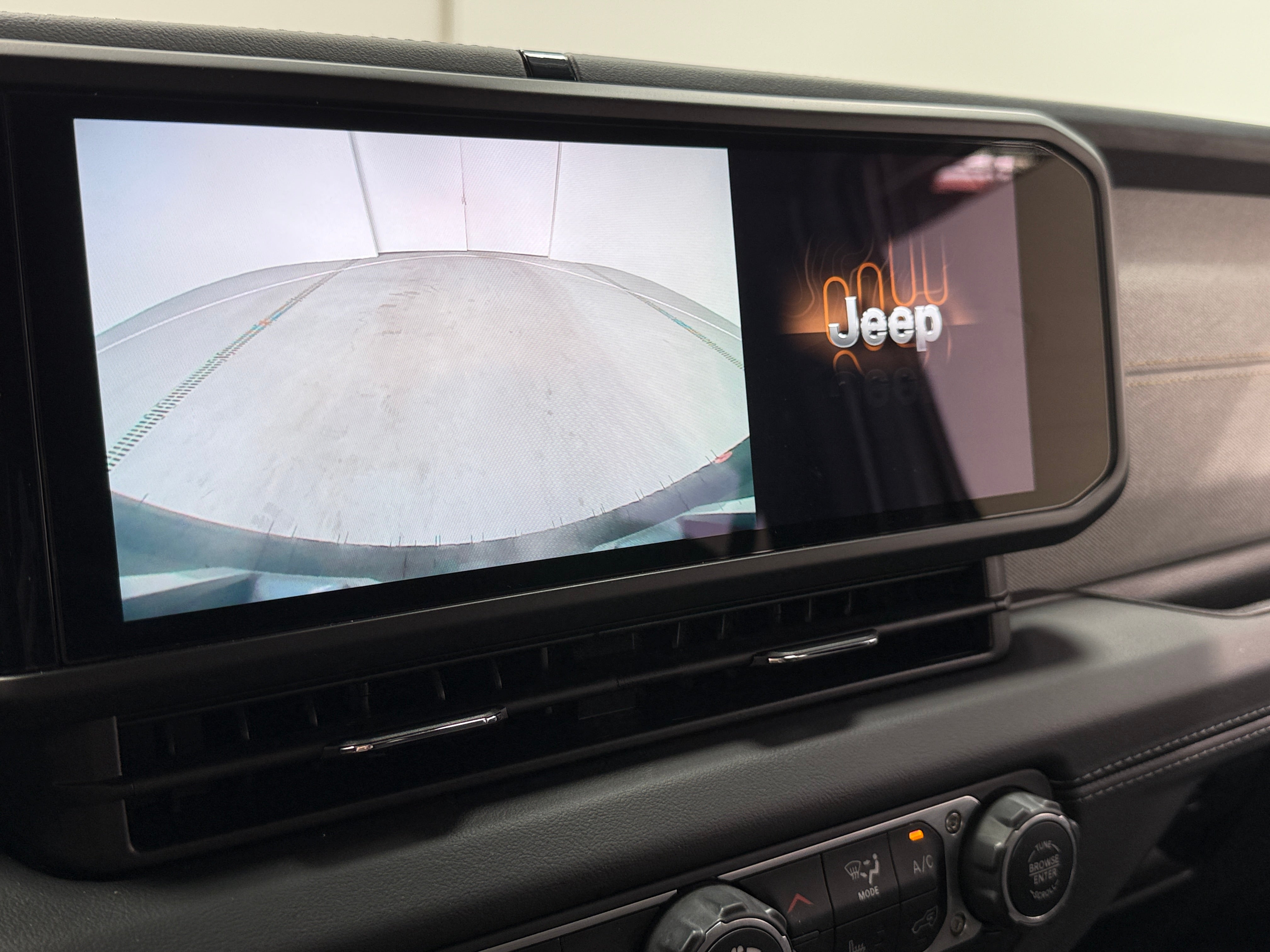 2025 Jeep Wrangler 4-Door Sahara - Photo 12