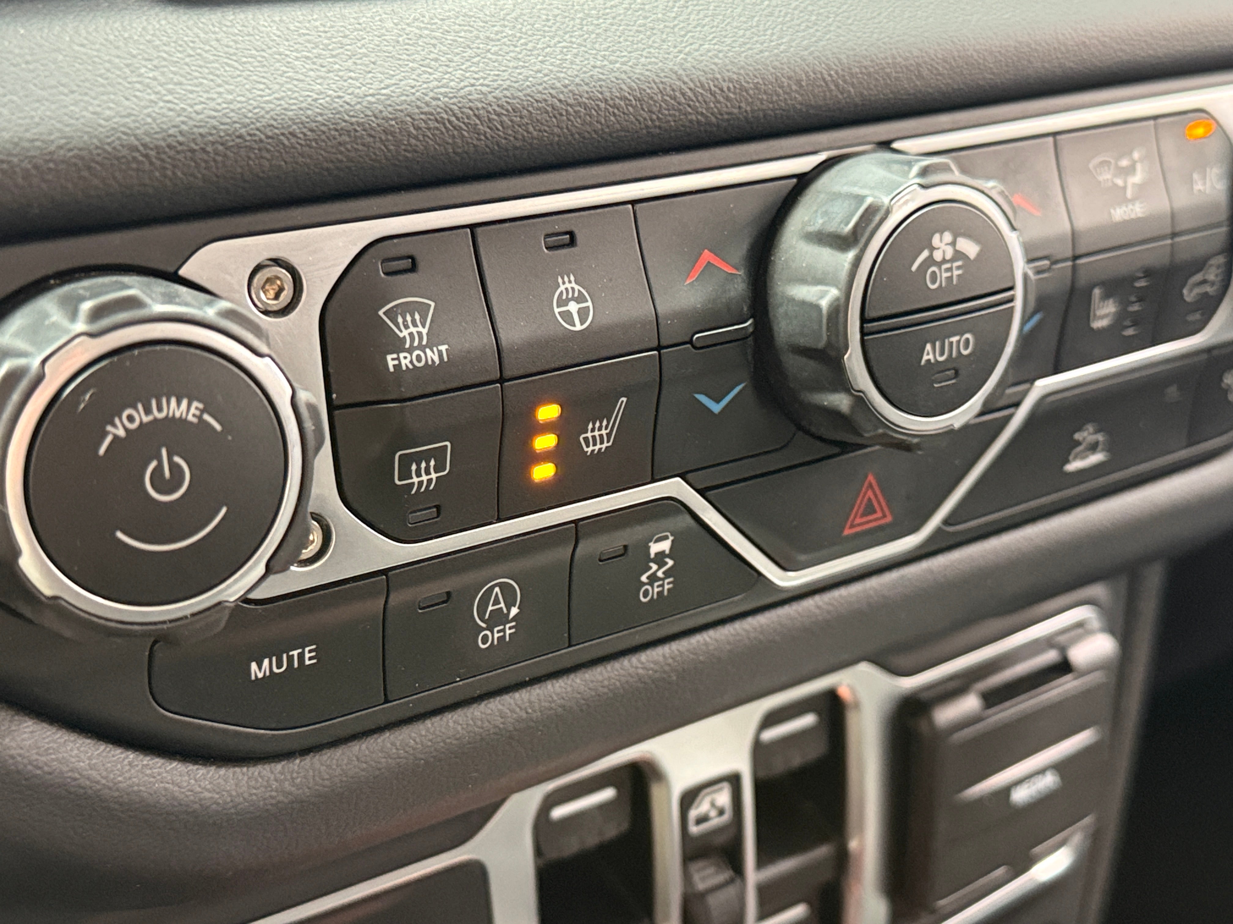 2025 Jeep Wrangler 4-Door Sahara - Photo 14