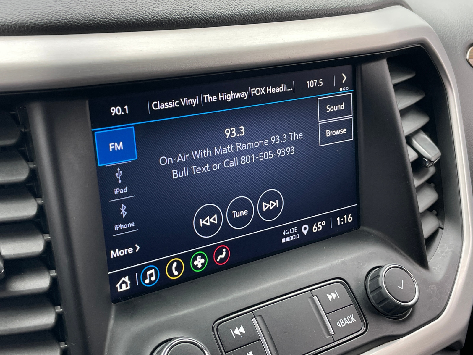 Thumbnail: 2023 GMC Acadia - 4