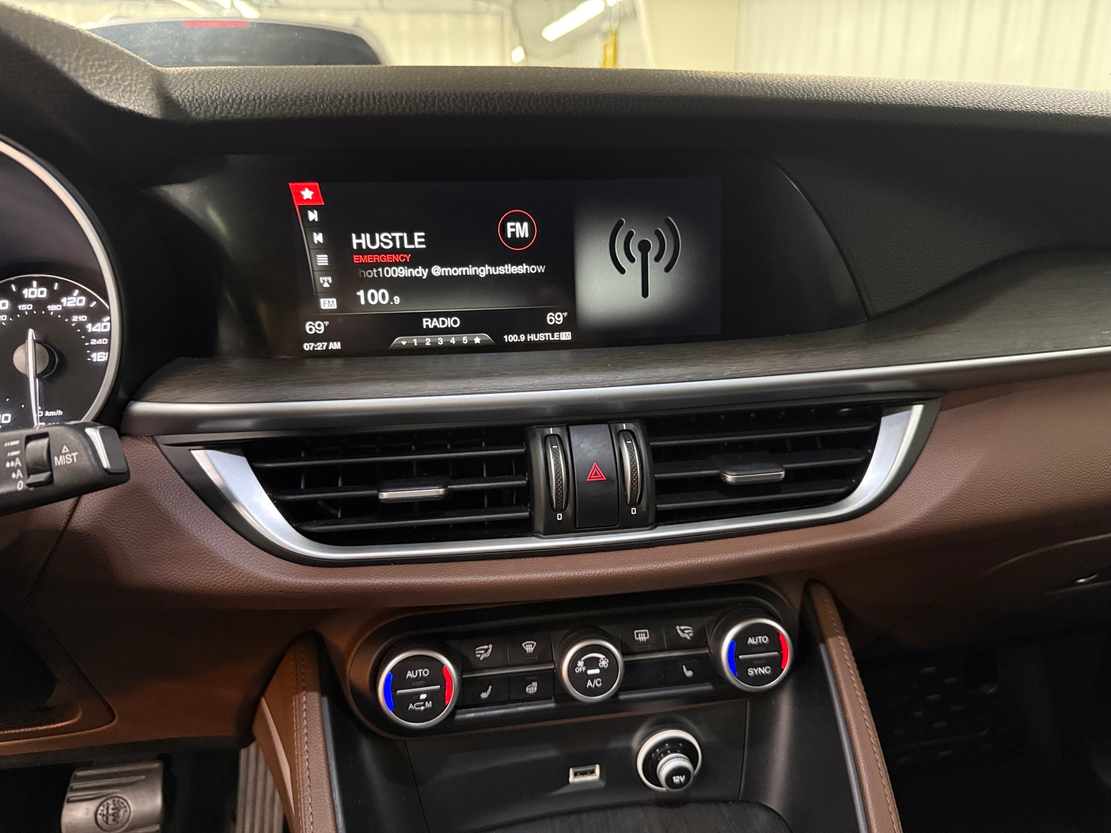 Thumbnail: 2019 Alfa Romeo Stelvio - 3