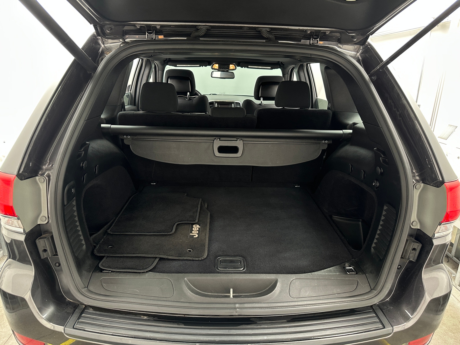 Thumbnail: 2014 Jeep Grand Cherokee - 7