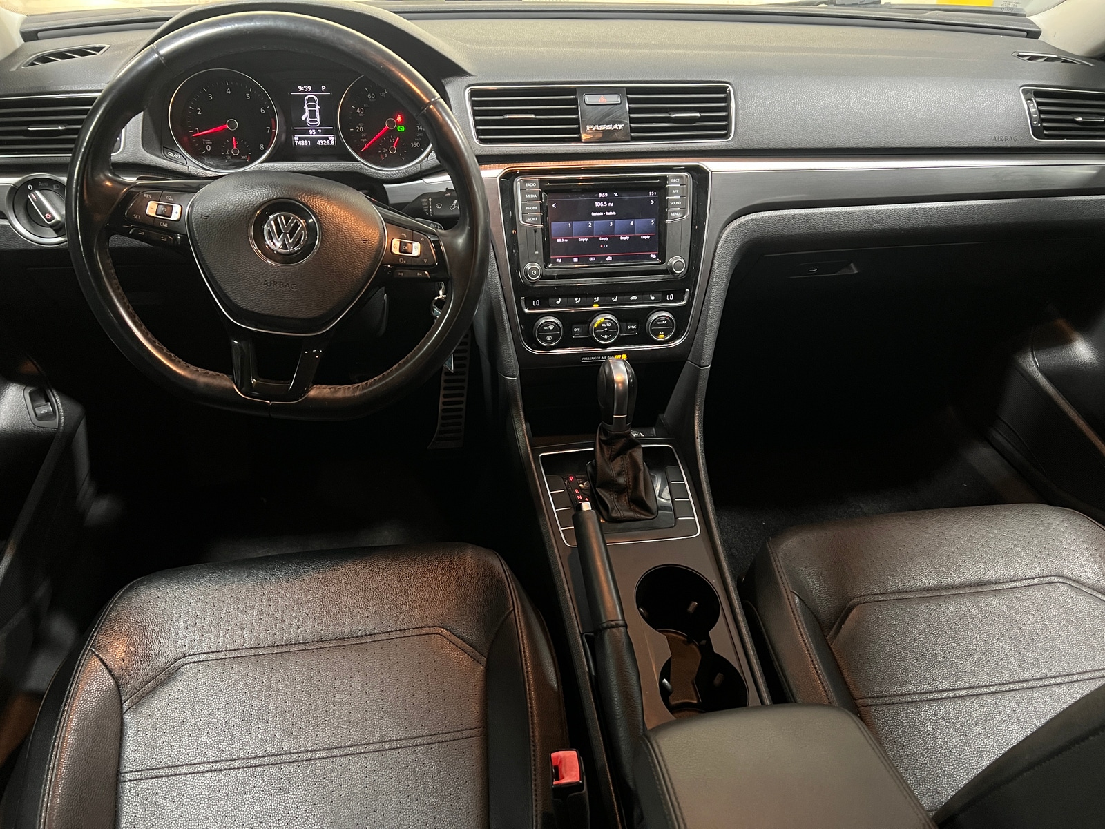 Thumbnail: 2018 Volkswagen Passat - 3