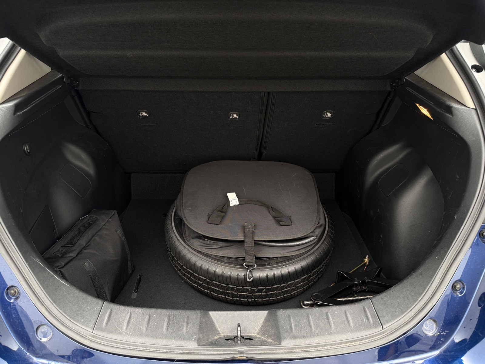 Thumbnail: 2023 Nissan Leaf - 7