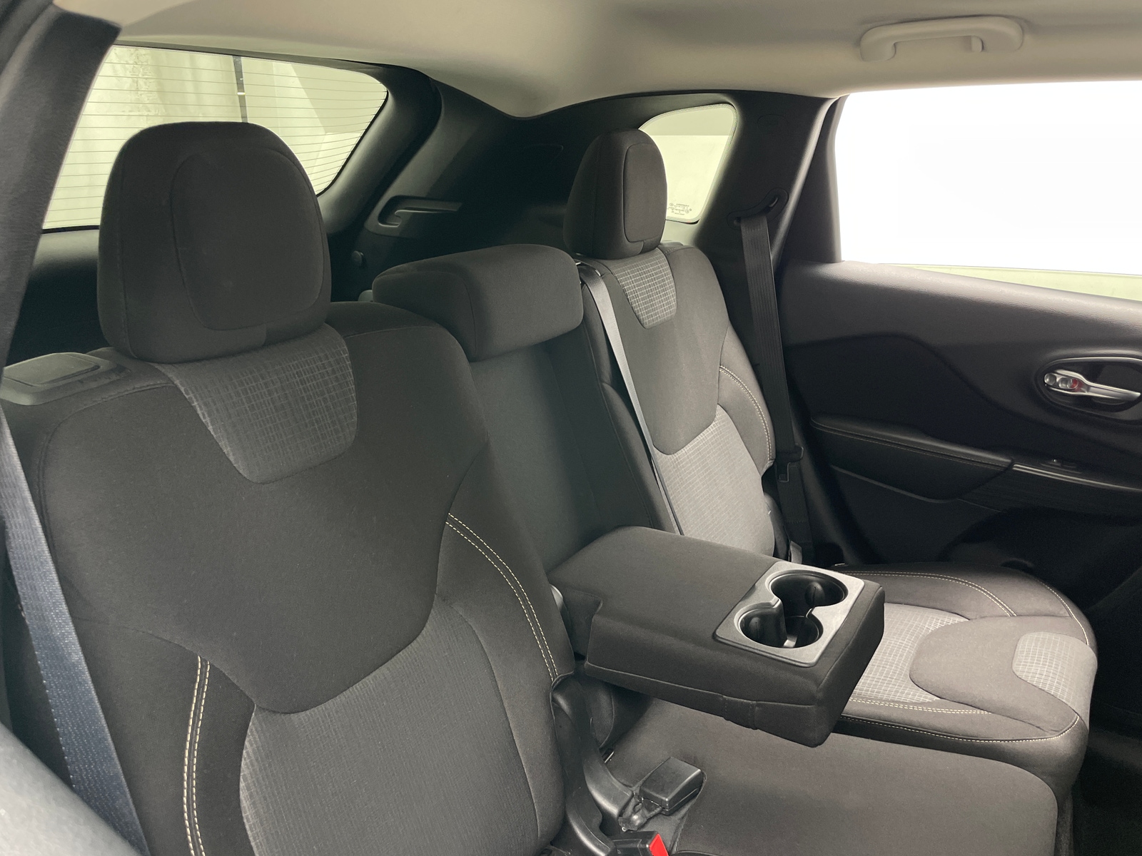 Thumbnail: 2015 Jeep Cherokee - 6