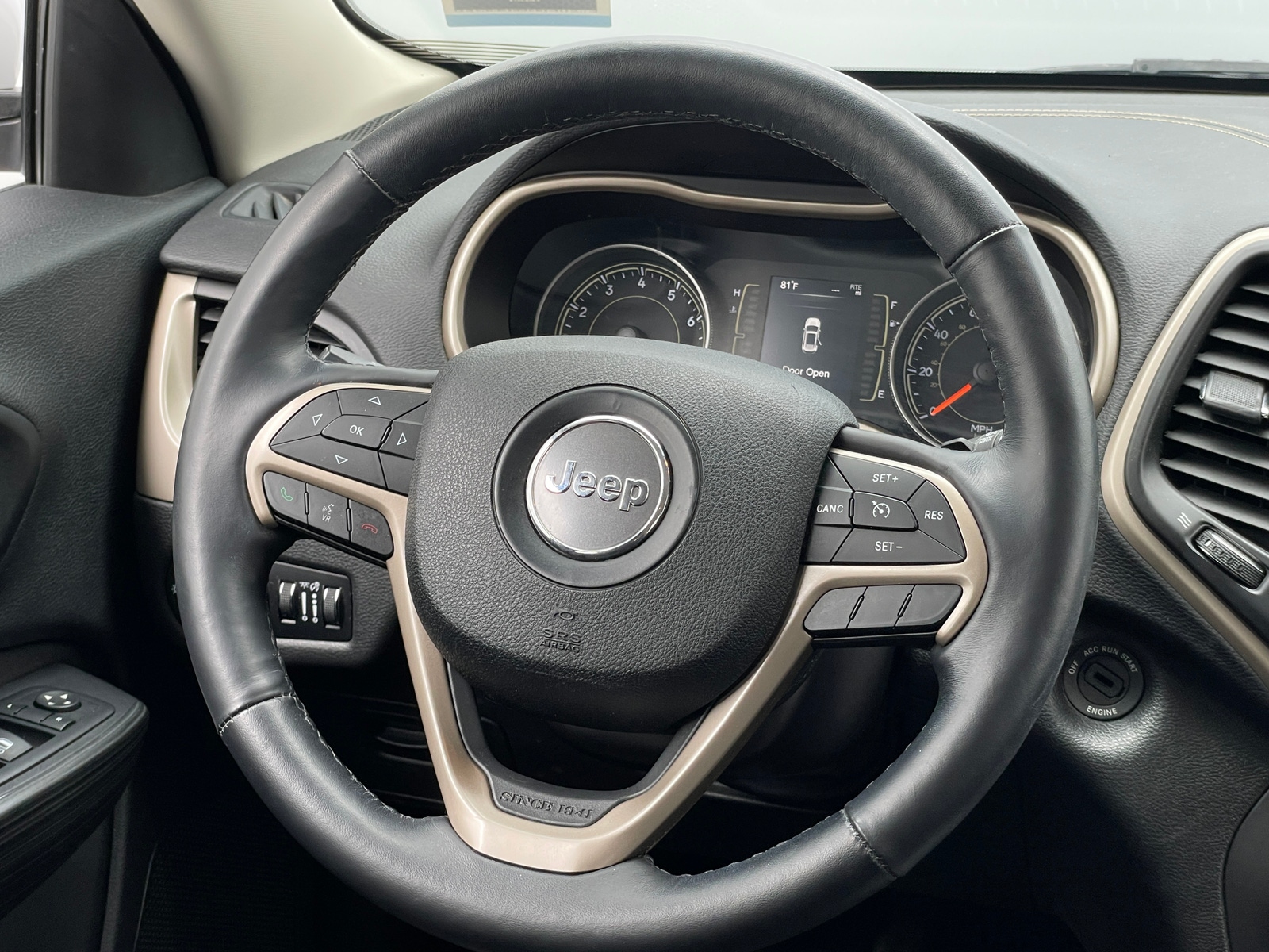 Thumbnail: 2015 Jeep Cherokee - 5
