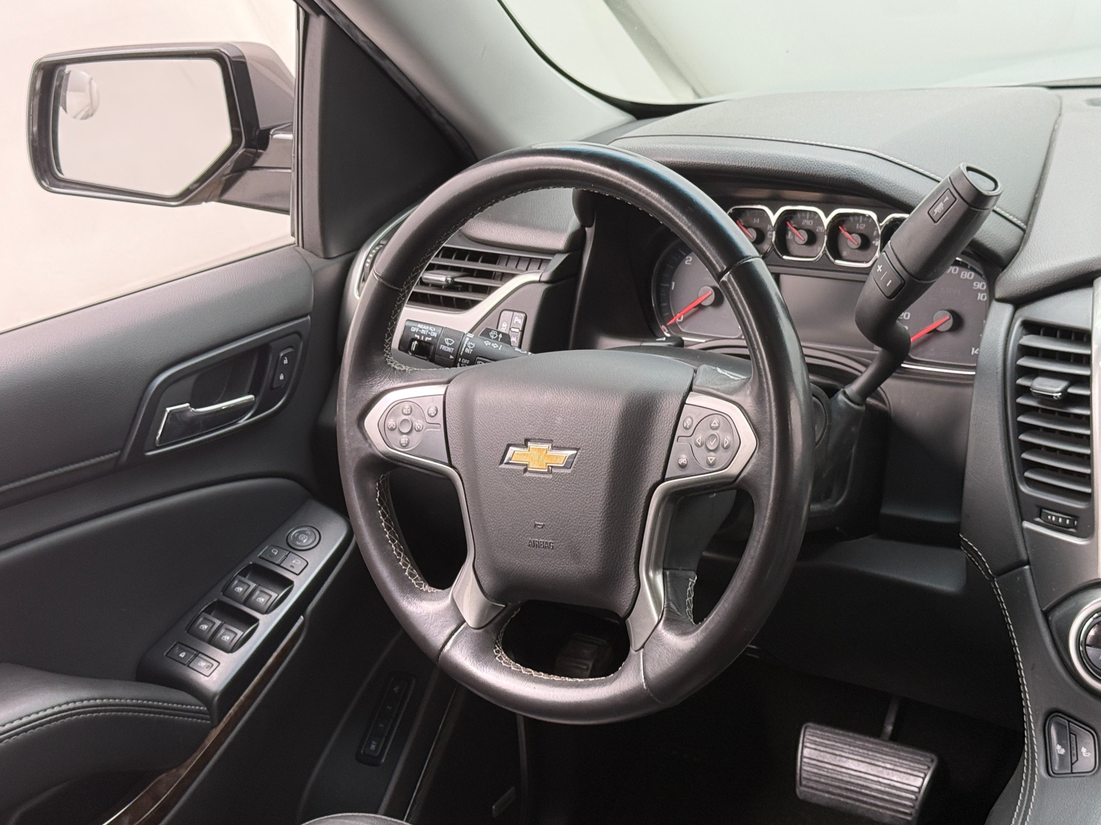 Thumbnail: 2018 Chevrolet Suburban - 4
