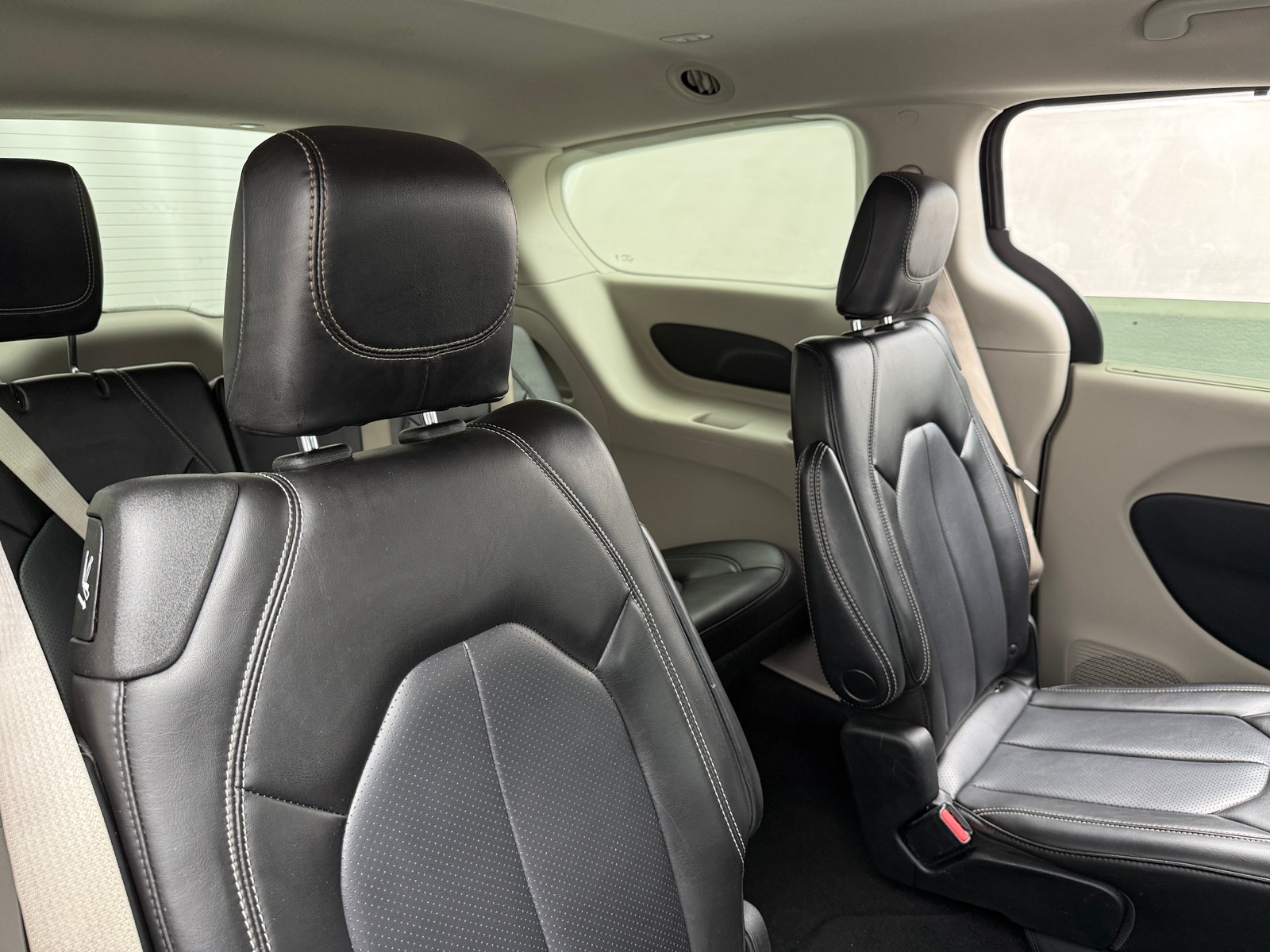 Thumbnail: 2023 Chrysler Pacifica - 5