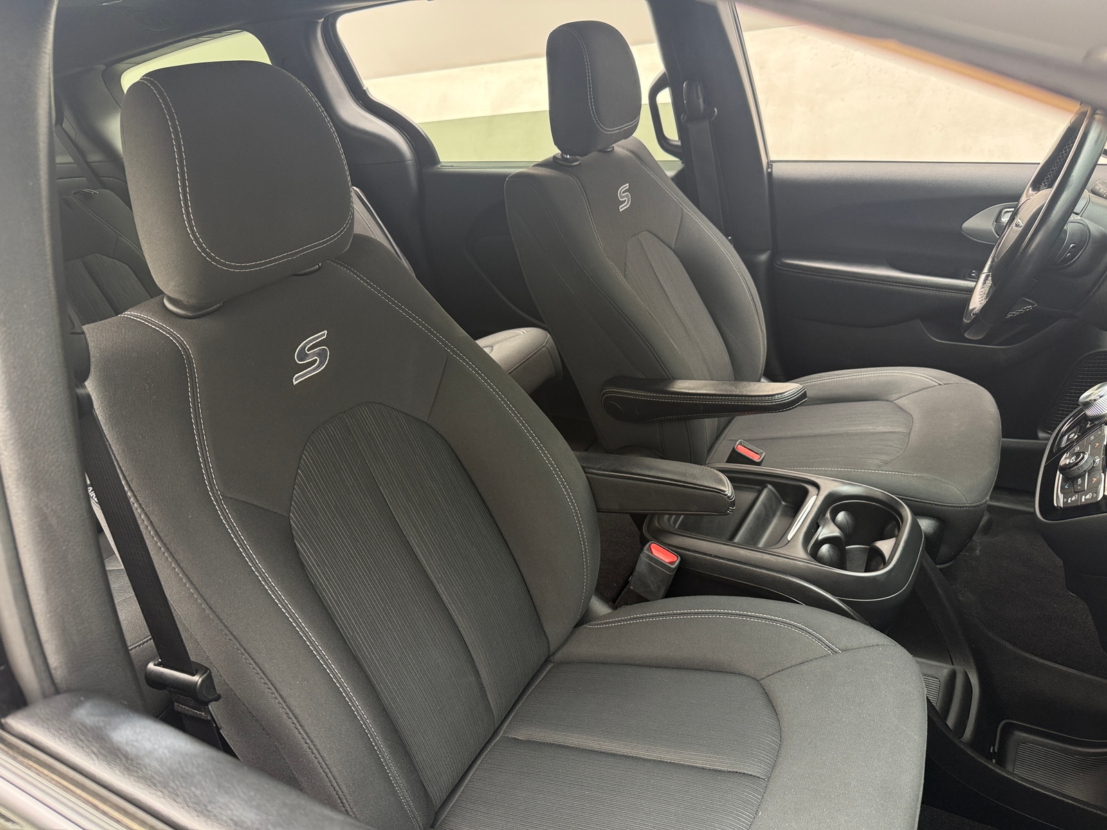 Thumbnail: 2019 Chrysler Pacifica - 2