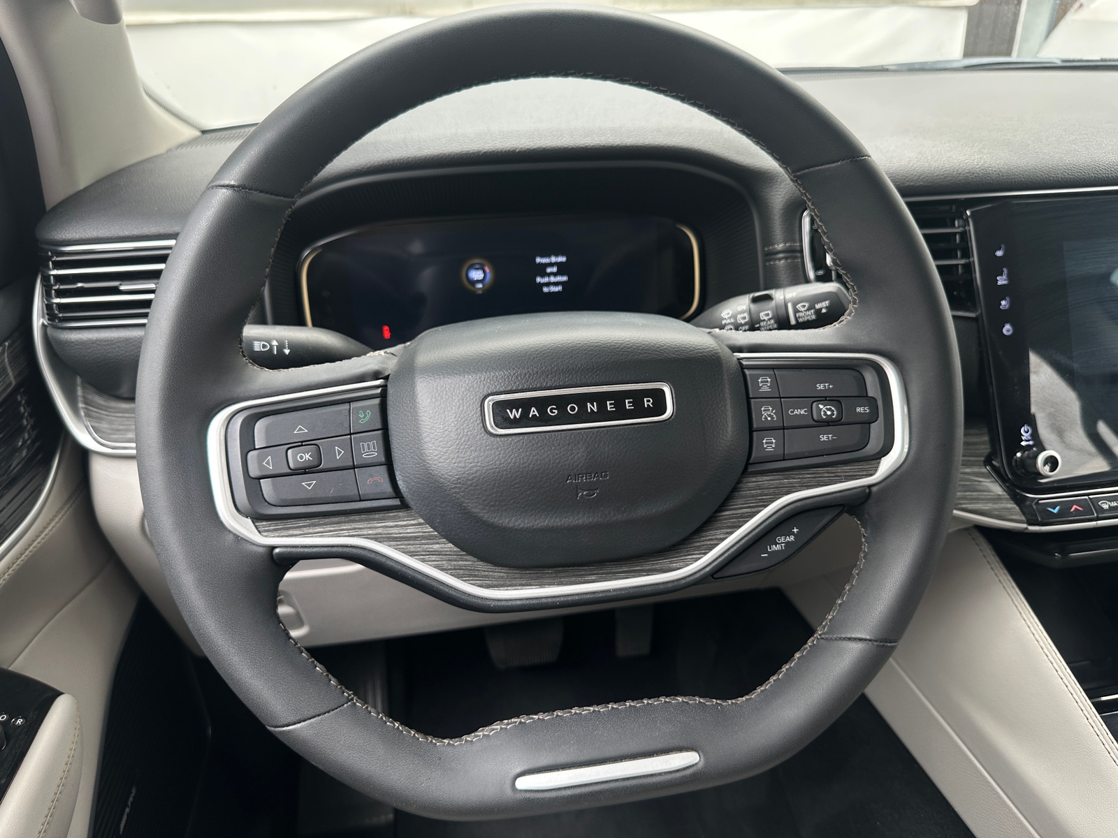 Thumbnail: 2022 Jeep Wagoneer - 4