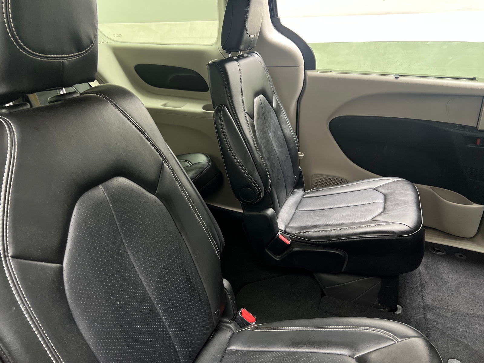 Thumbnail: 2024 Chrysler Pacifica - 5