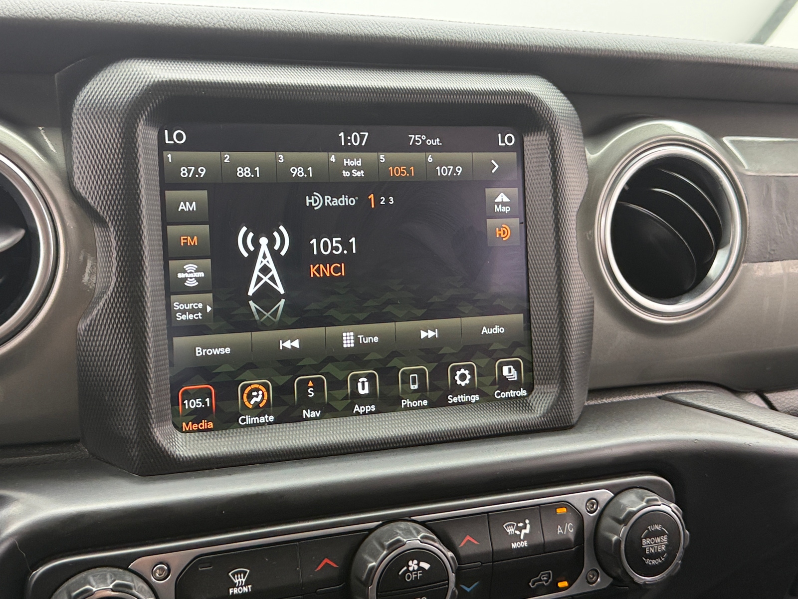 Thumbnail: 2022 Jeep Gladiator - 4