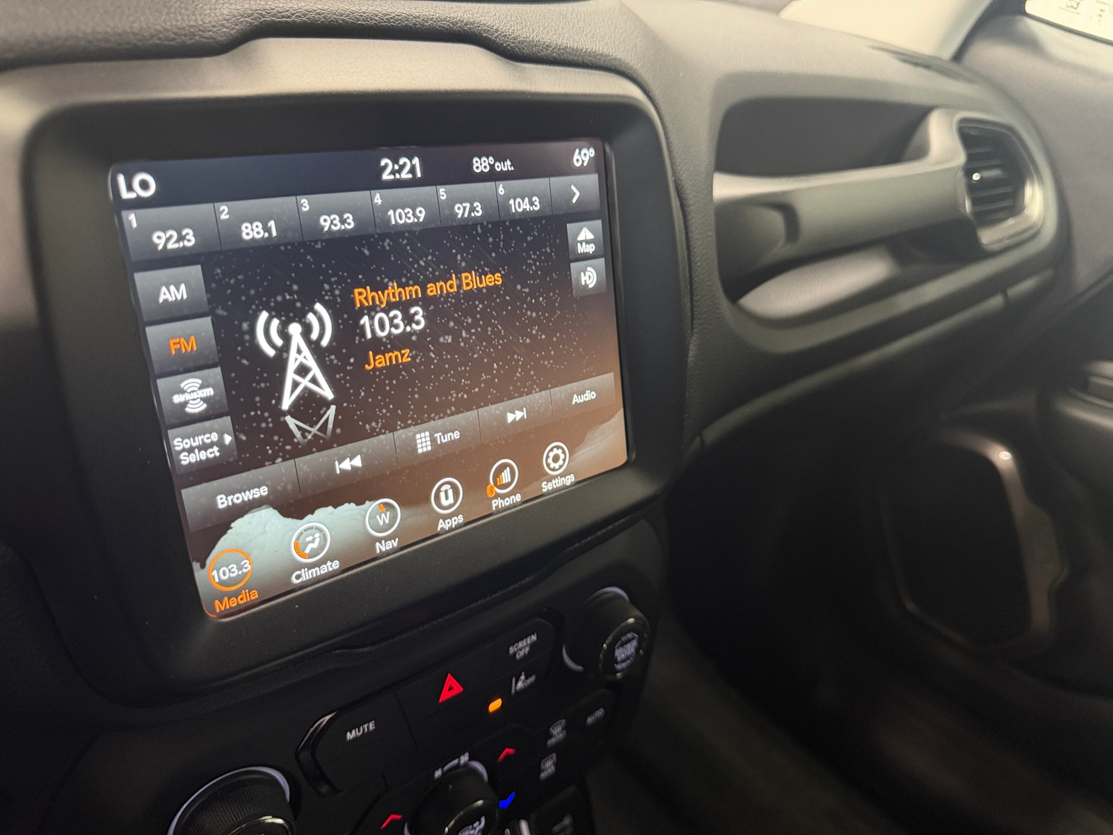 Thumbnail: 2023 Jeep Renegade - 4