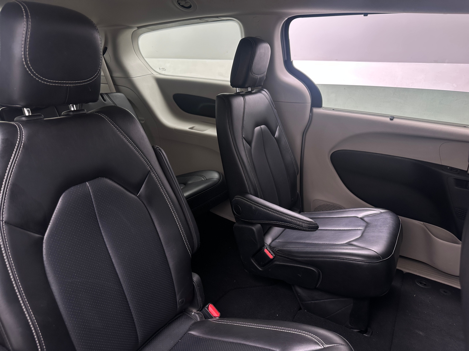 Thumbnail: 2023 Chrysler Pacifica - 5