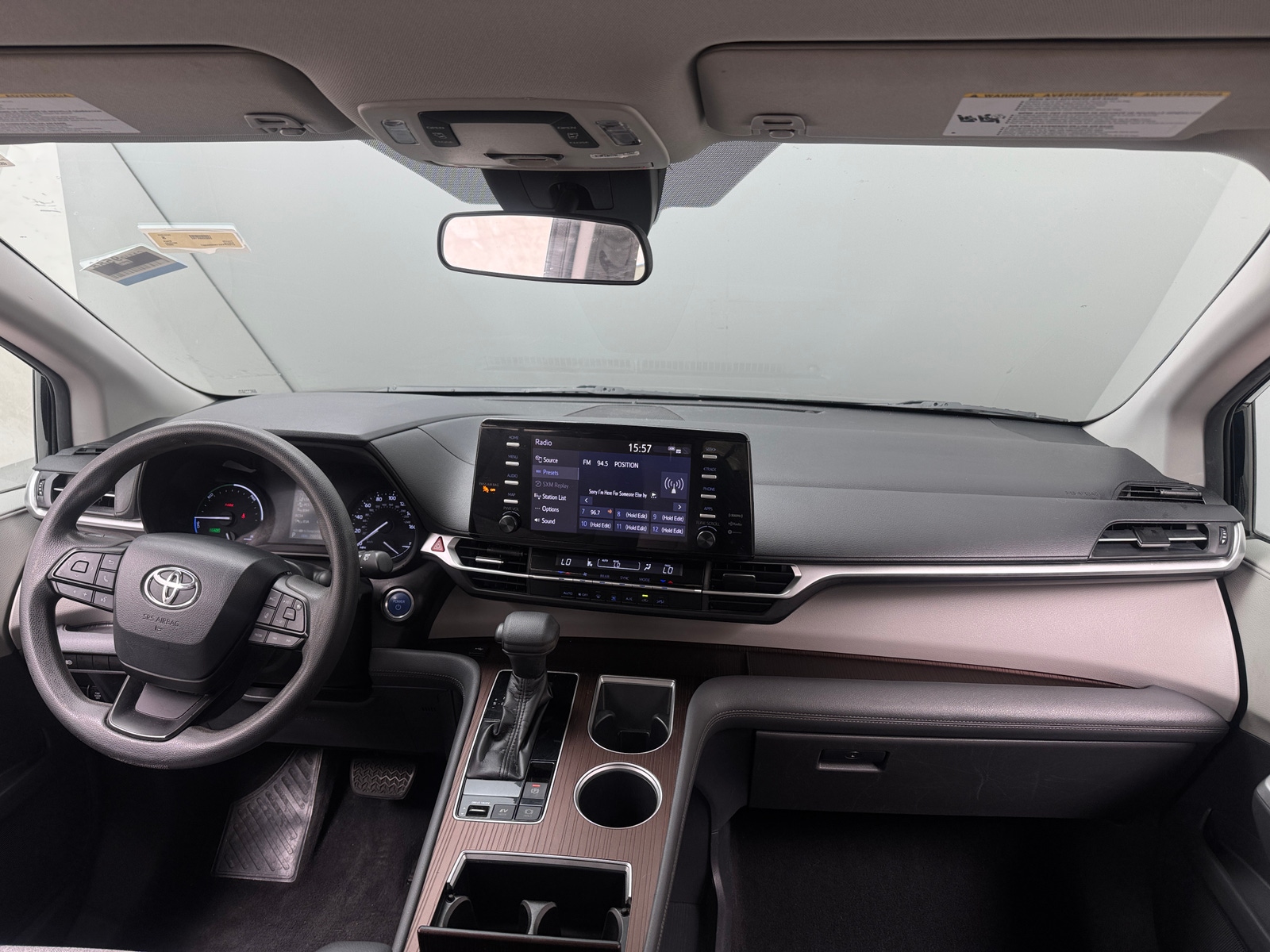 Thumbnail: 2022 Toyota Sienna - 3