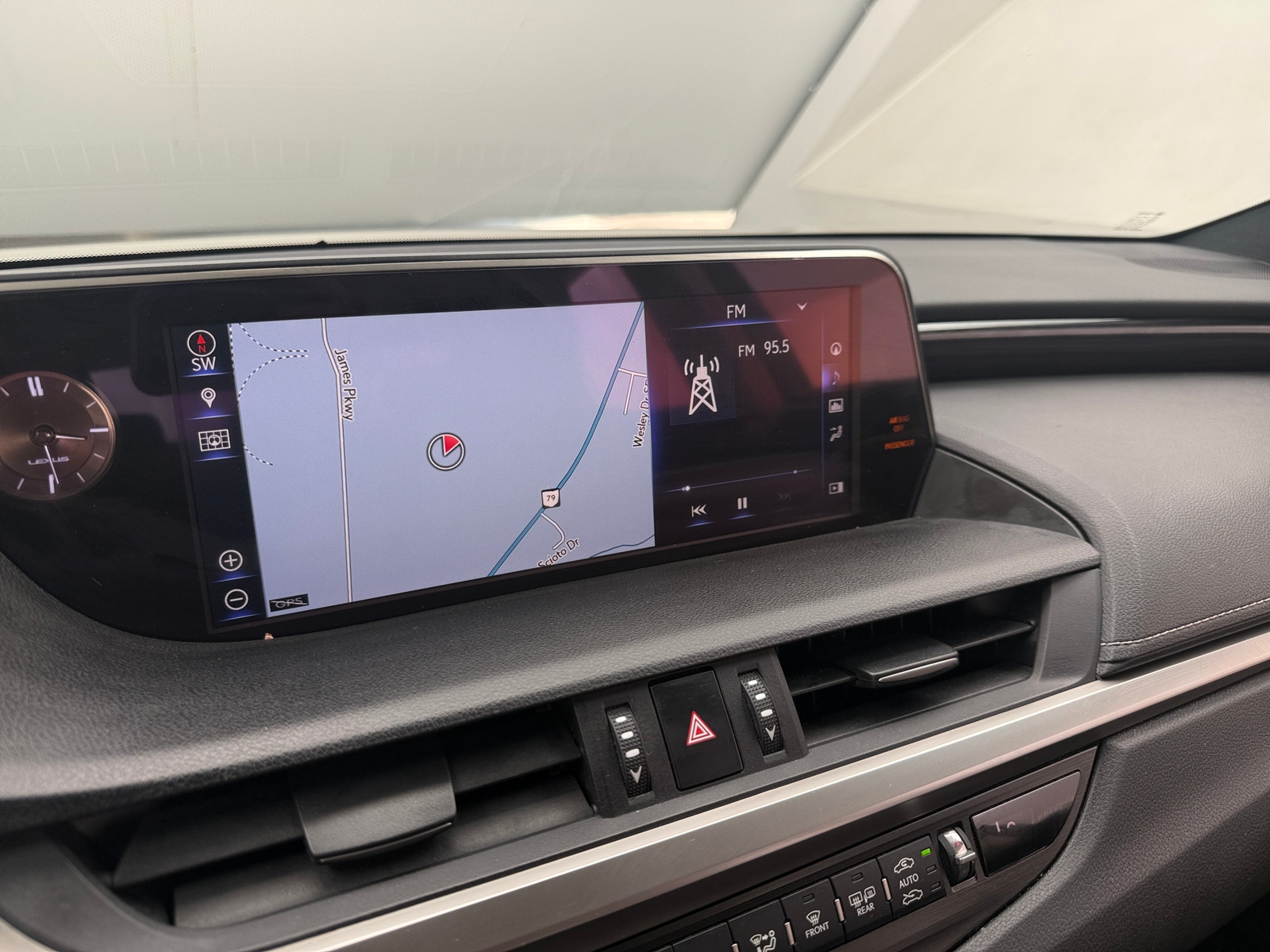 Thumbnail: 2019 Lexus ES - 4