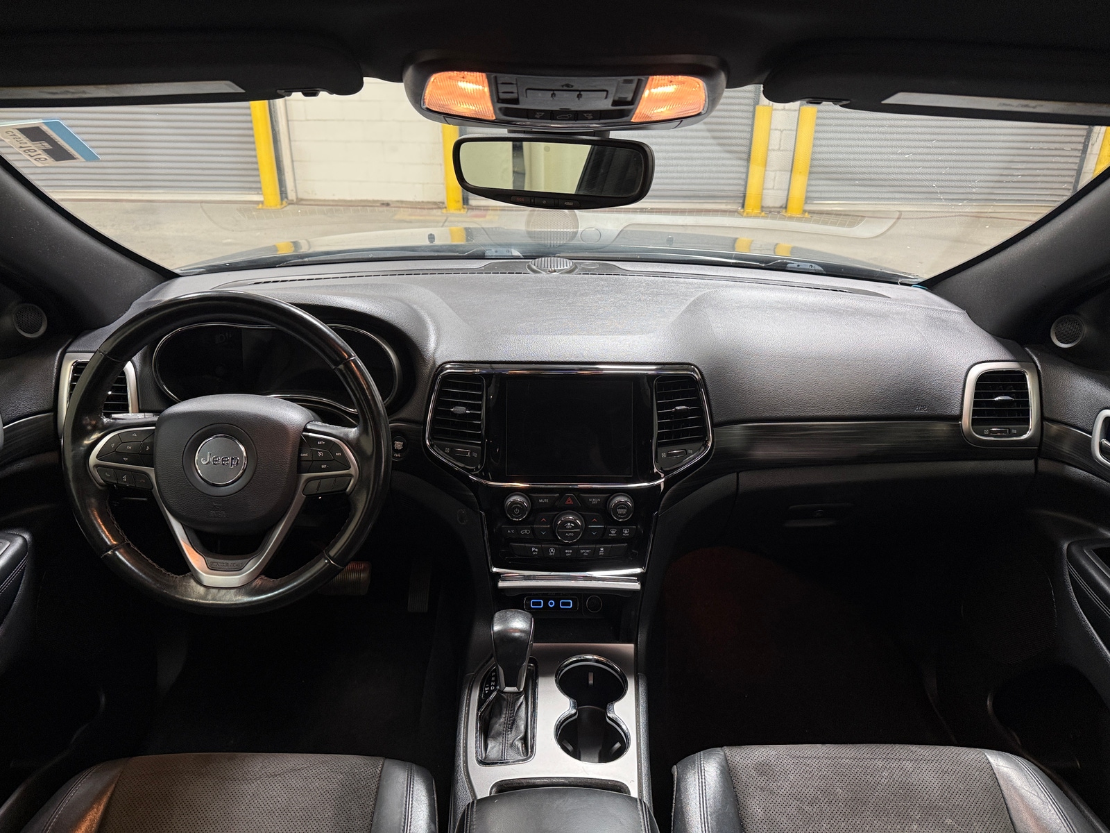 Thumbnail: 2020 Jeep Grand Cherokee - 3