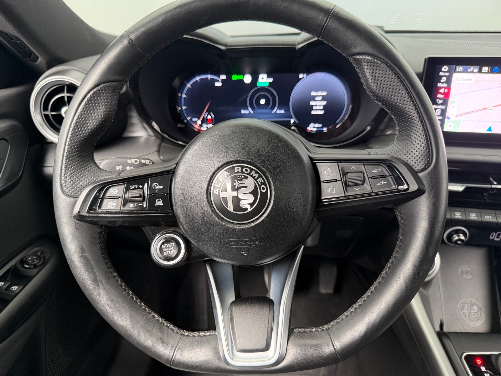 Thumbnail: 2024 Alfa Romeo Tonale - 4