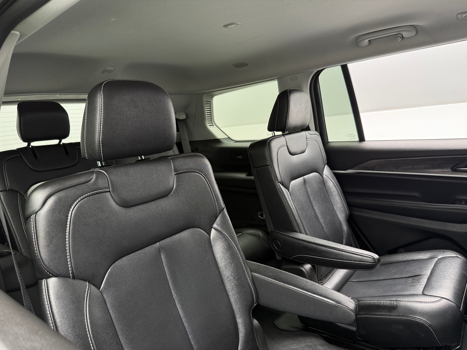 Thumbnail: 2023 Jeep Grand Cherokee L - 5