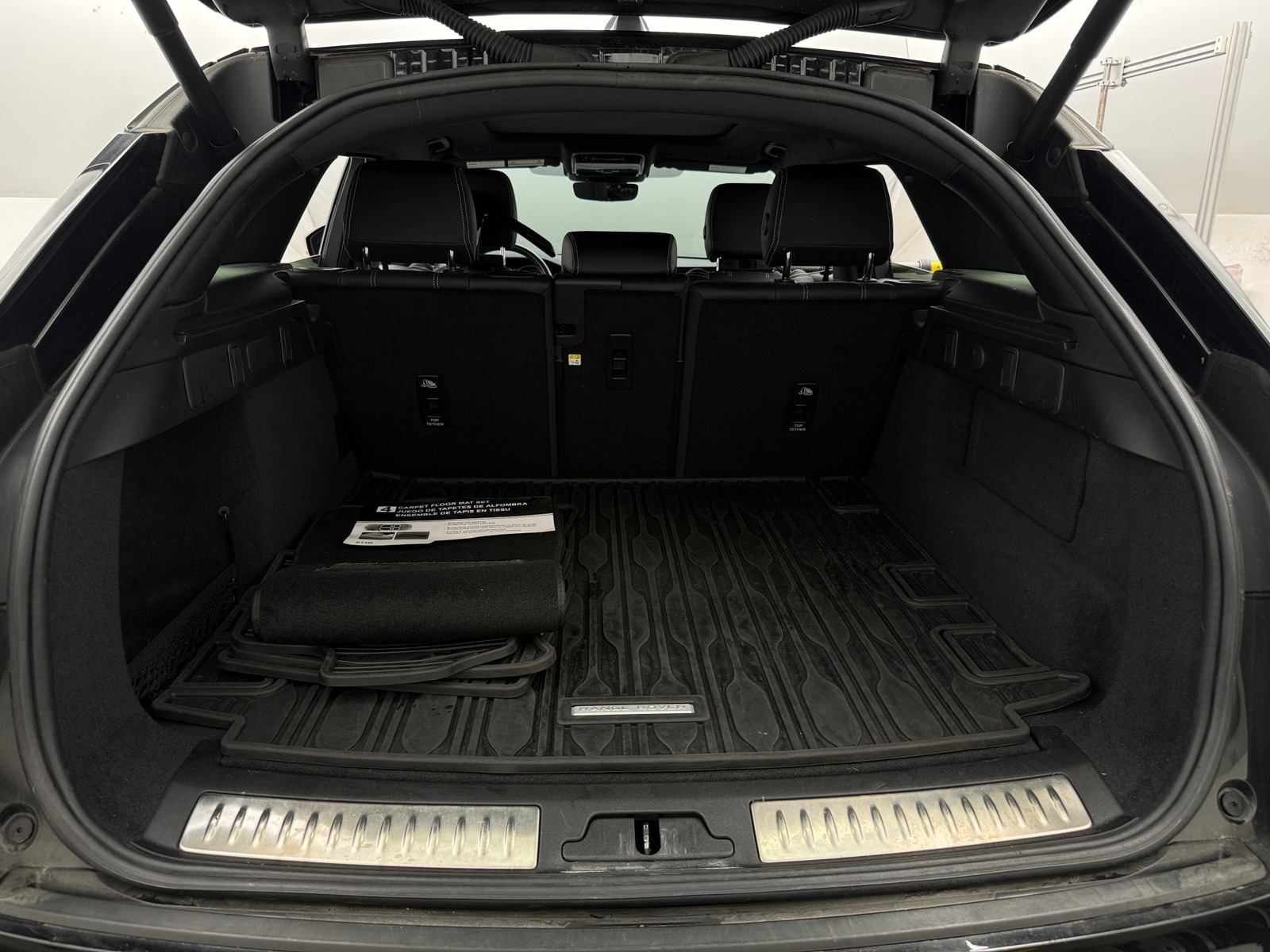 Thumbnail: 2022 Land Rover Range Rover Velar - 6