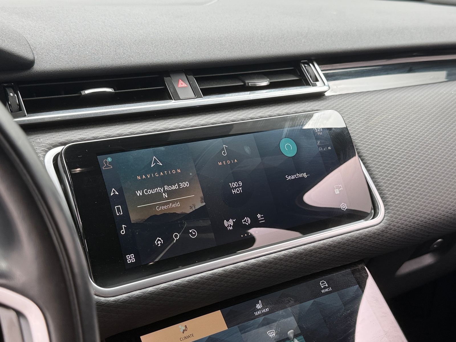 Thumbnail: 2022 Land Rover Range Rover Velar - 3