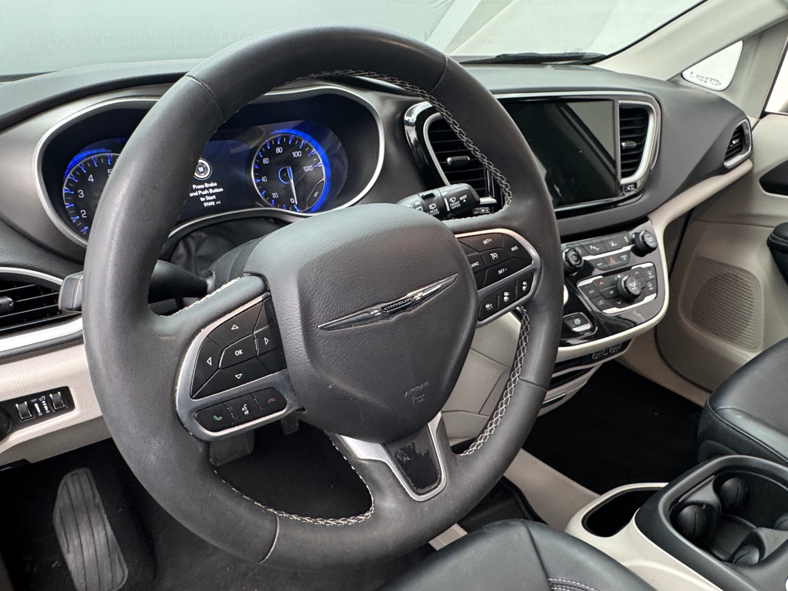 Thumbnail: 2024 Chrysler Pacifica - 4