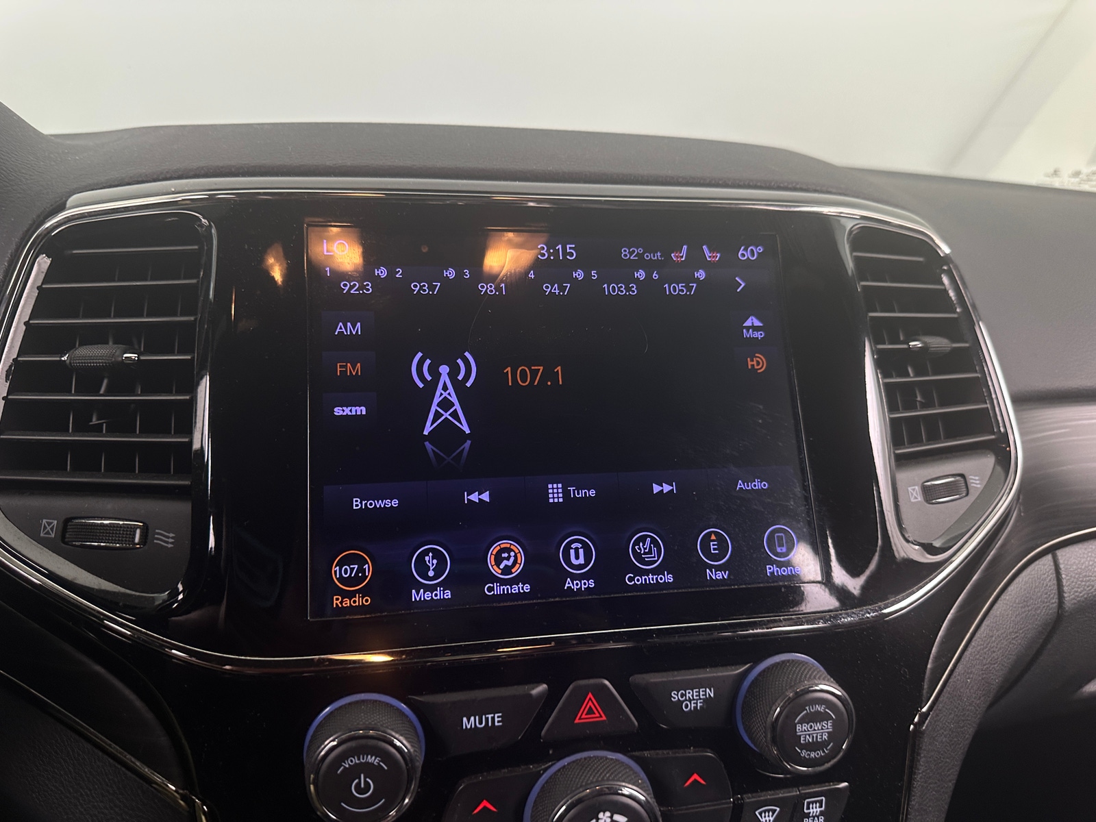 Thumbnail: 2019 Jeep Grand Cherokee - 3