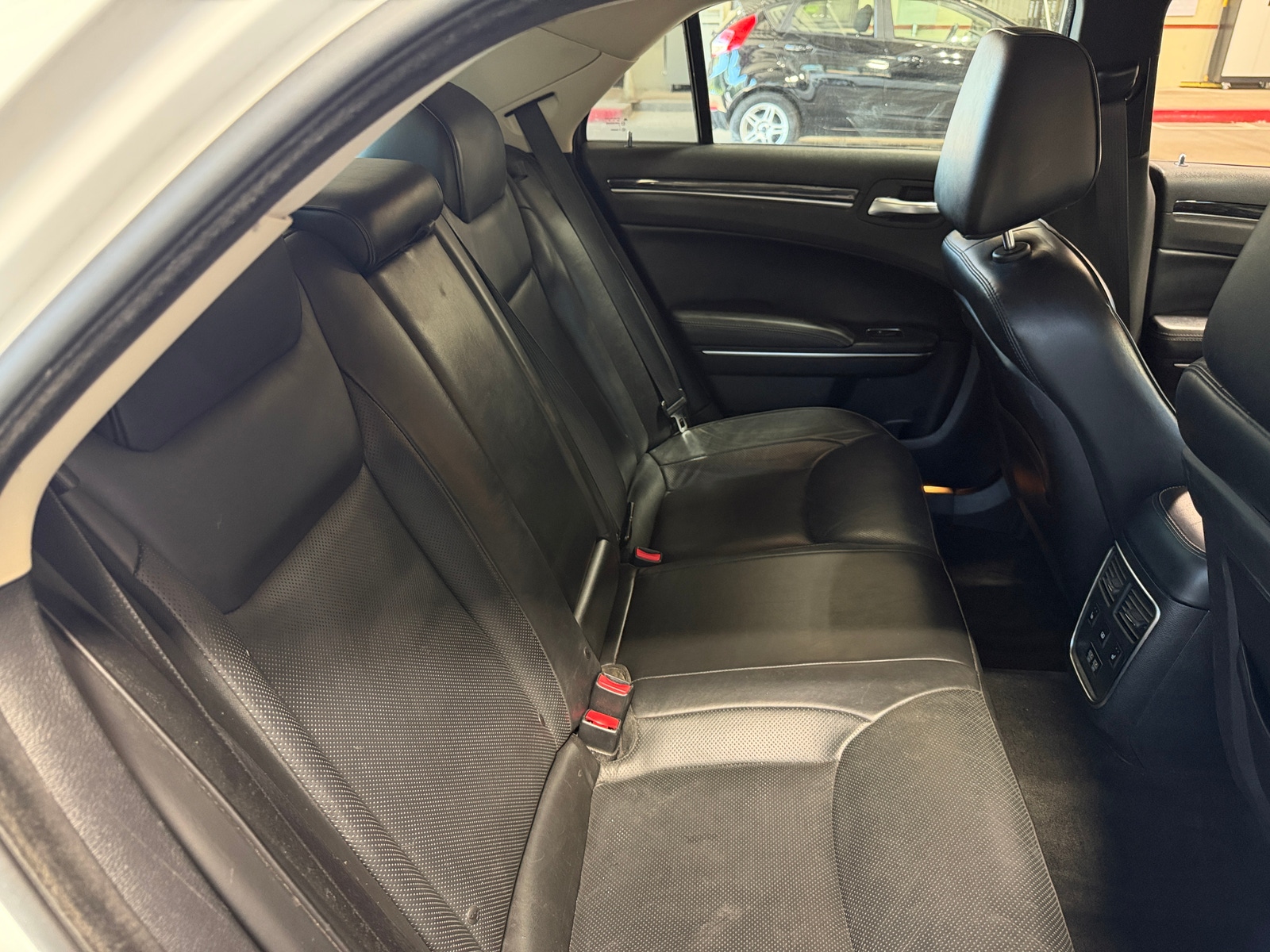 Thumbnail: 2016 Chrysler 300 - 5