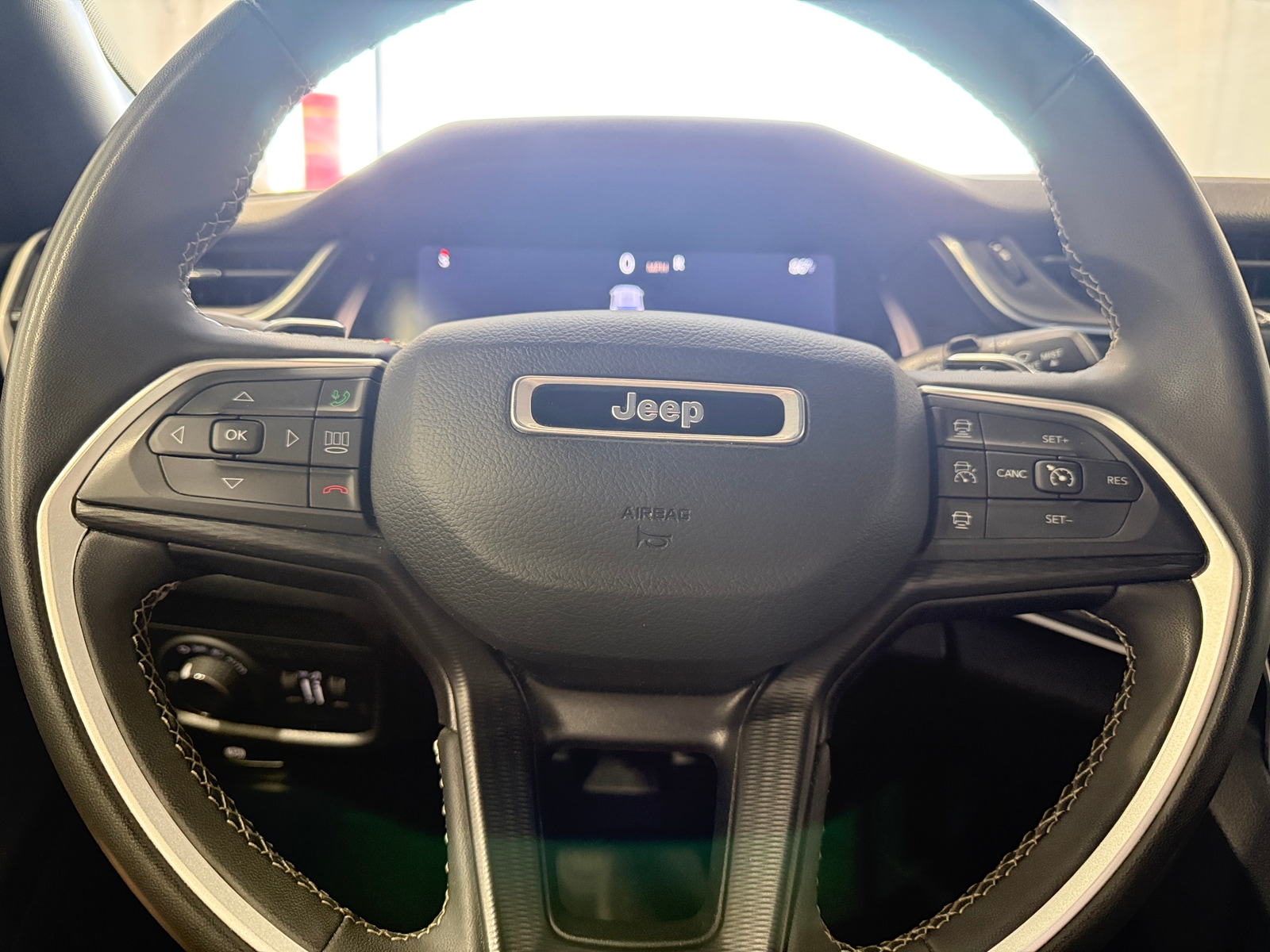 Thumbnail: 2024 Jeep Grand Cherokee L - 5