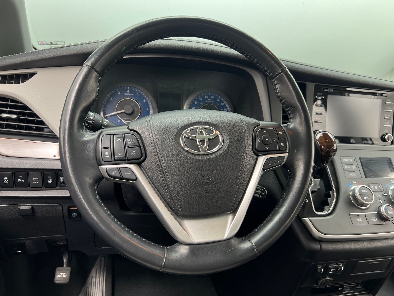 Thumbnail: 2020 Toyota Sienna - 4